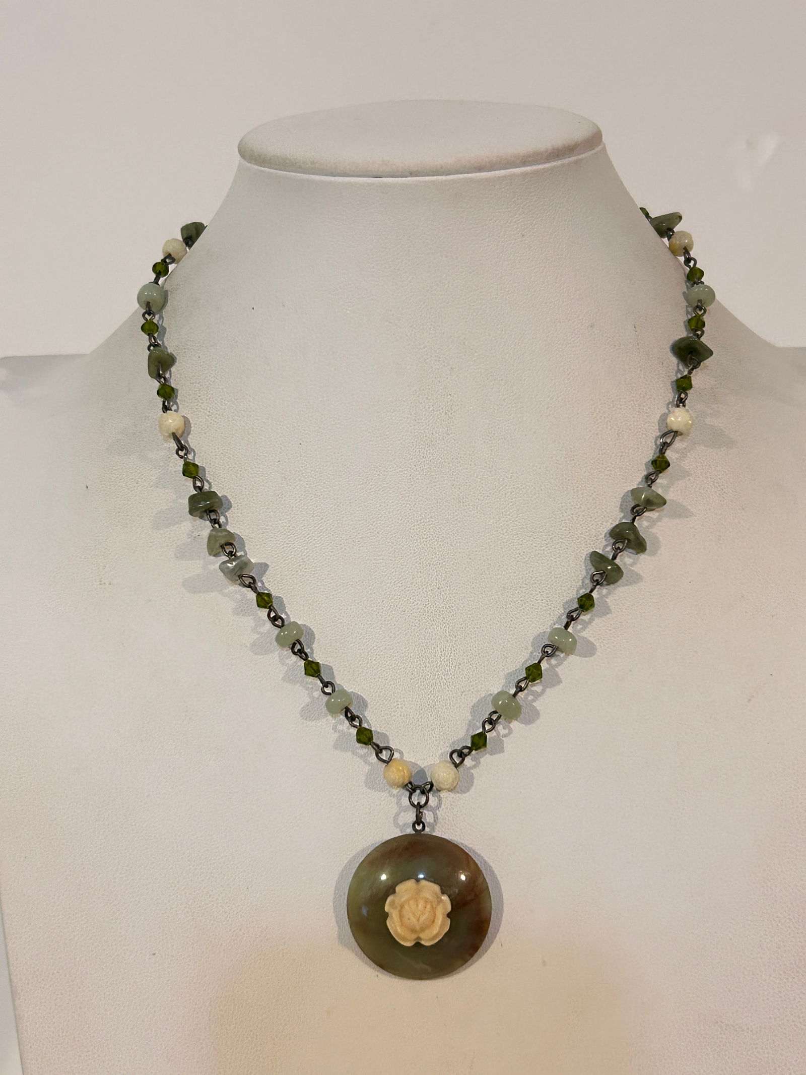 Vintage Claires floral pendant Necklace 17" (1 of 5)