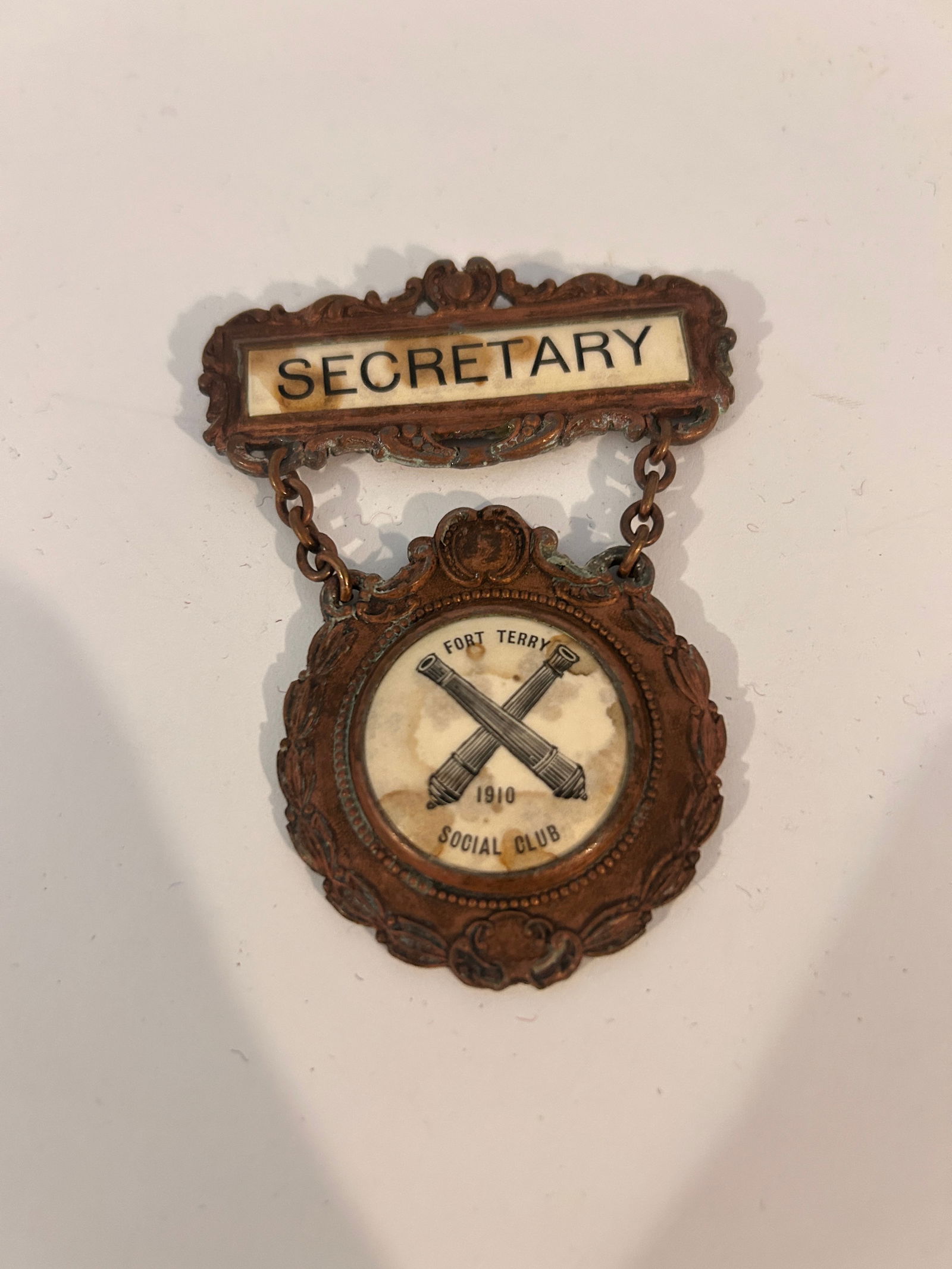Early 1910 Fort Terry Social Club Ribbon Pin Medal Secretary: Early 1910 Fort Terry Social Club Ribbon Pin Medal Secretary Please view all photos as they are part of the description and condition of this Item, Feel free to contact me with questions or picture re