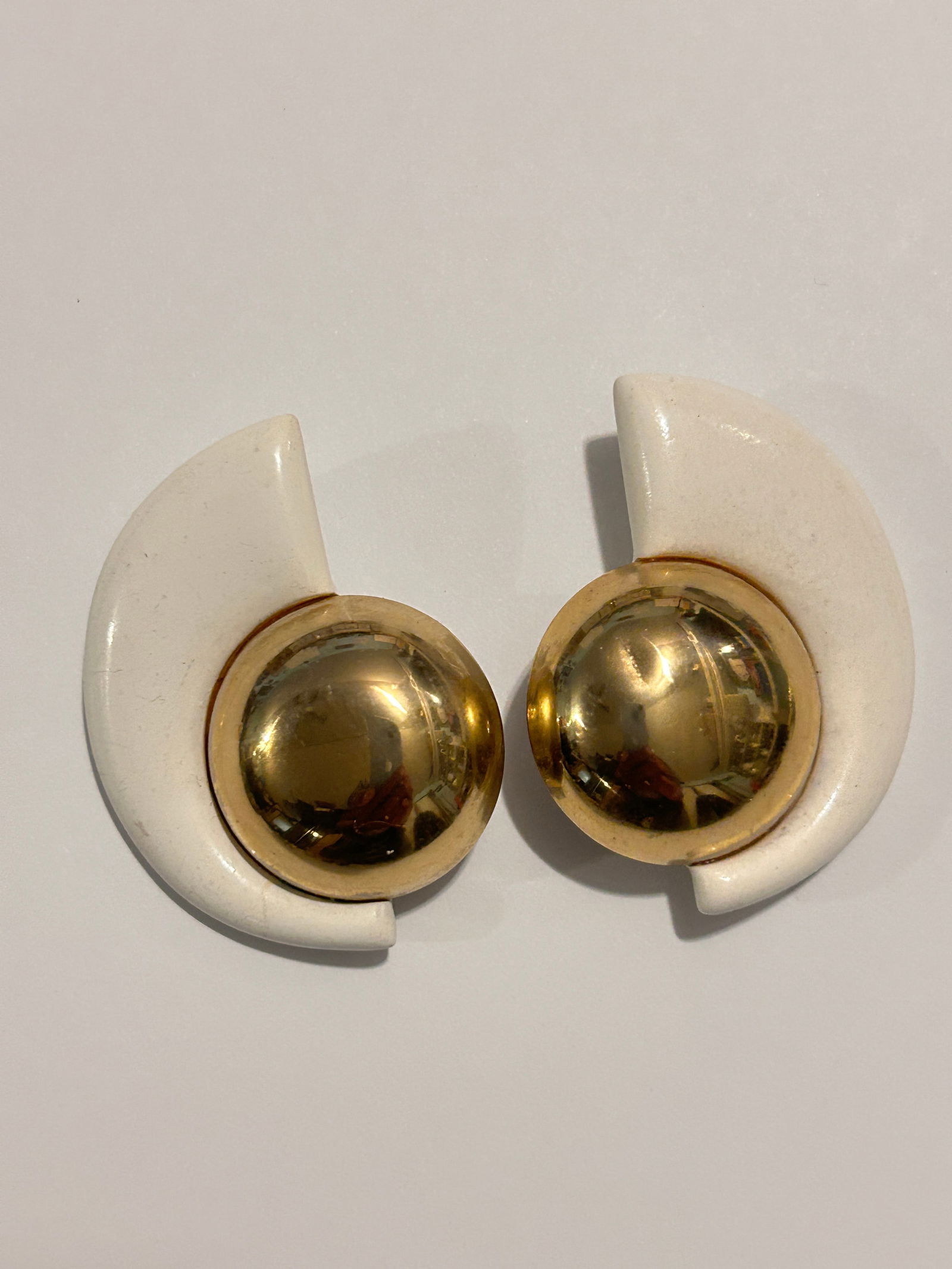 Vintage Gold Tone Enamel Large Fashion Earrings one has a slight dent (1 of 4)