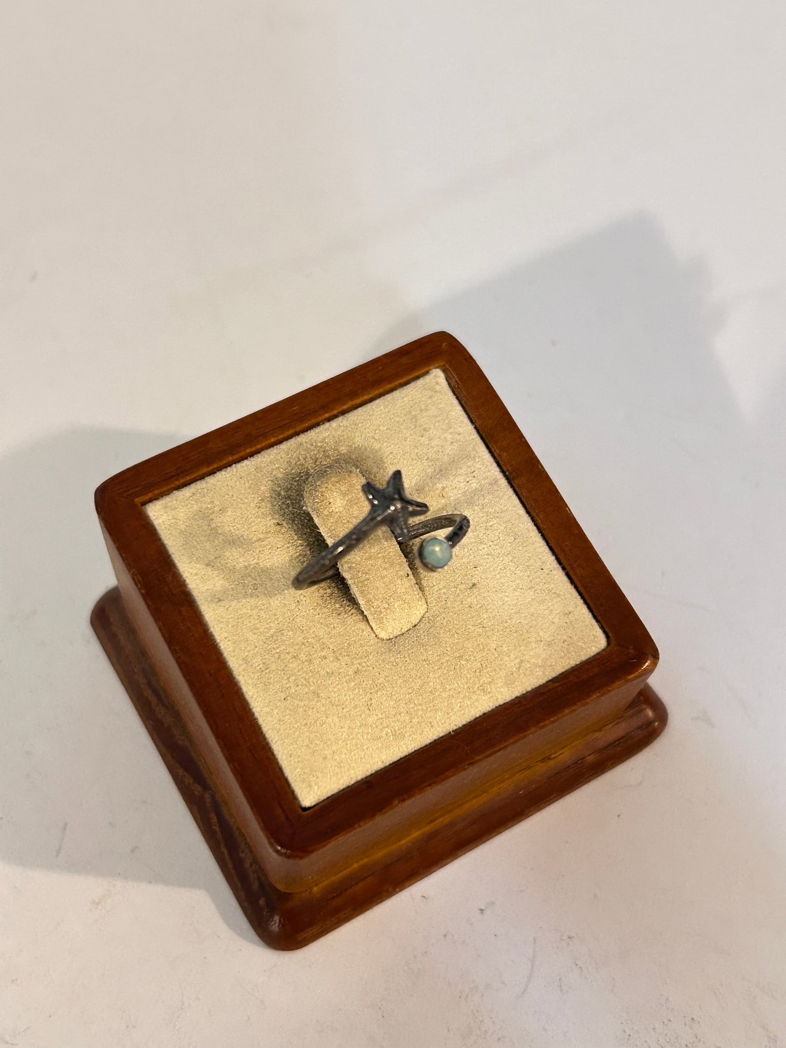 Vintage Sterling Silver Ring sz 8 (1 of 4)