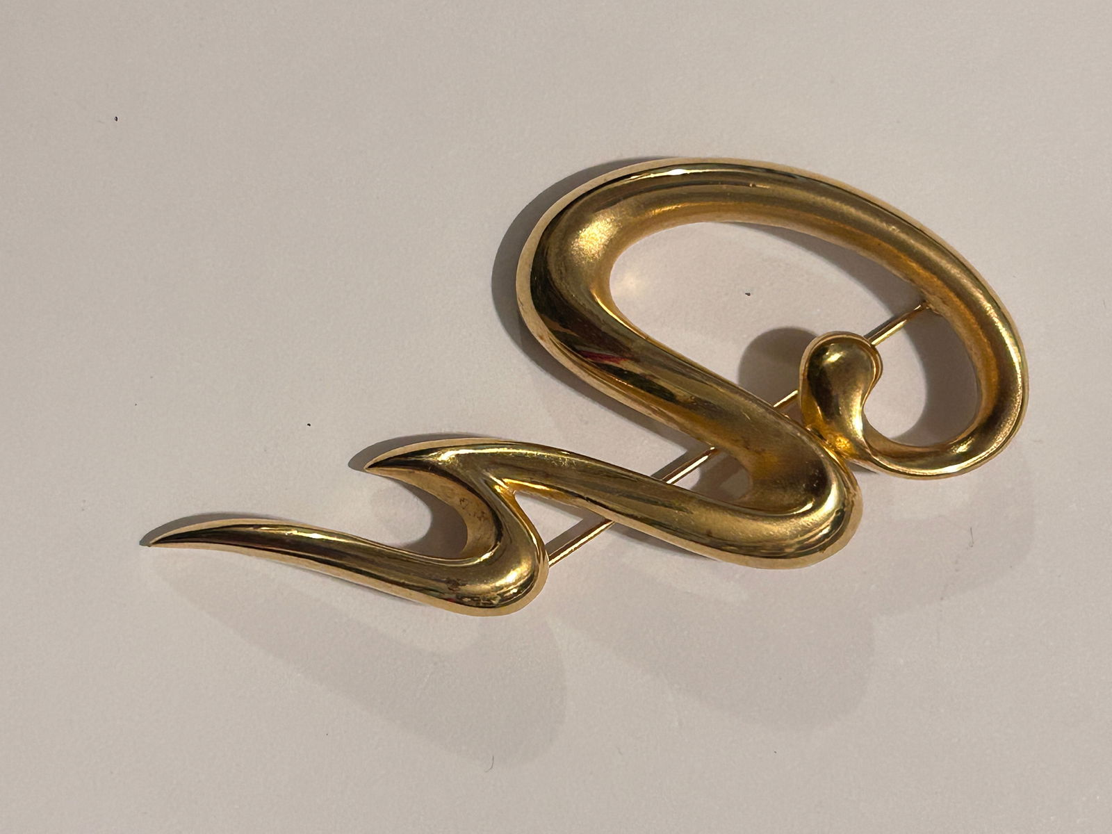 Vintage PEP Gold Tone Metal Squiggle Brooch Goldtone Pin (1 of 4)