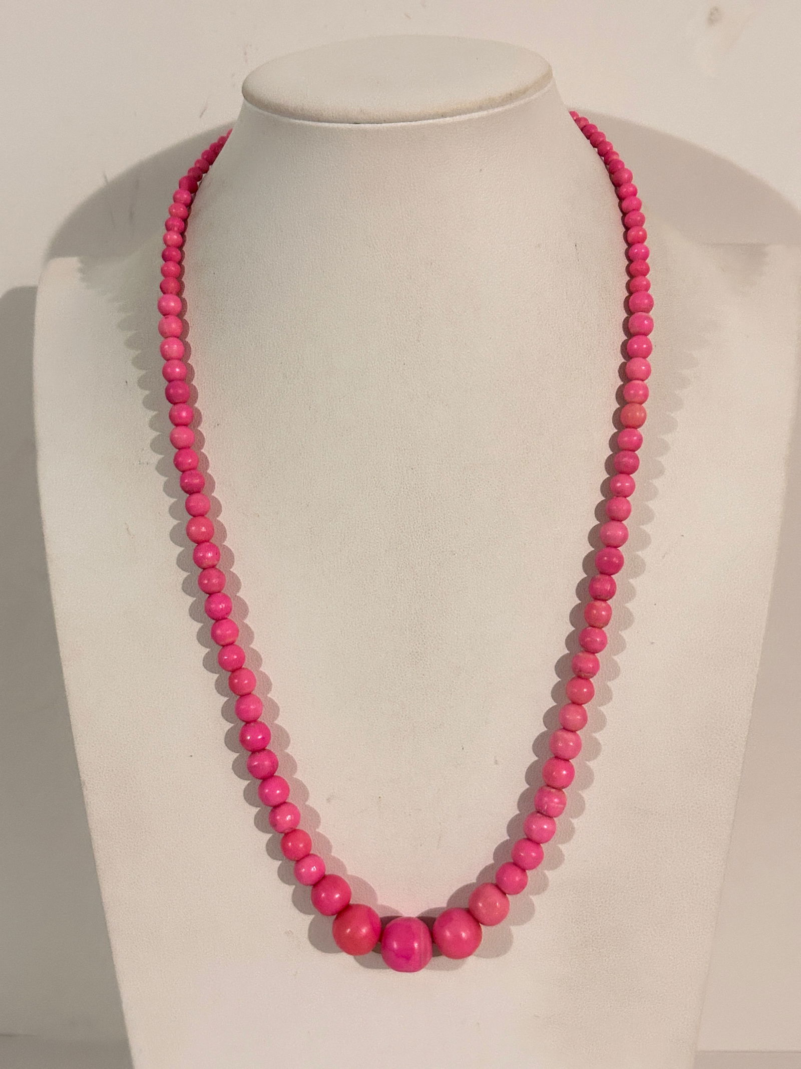 Vintage pink Acrylic Necklace Sz 23" (1 of 6)