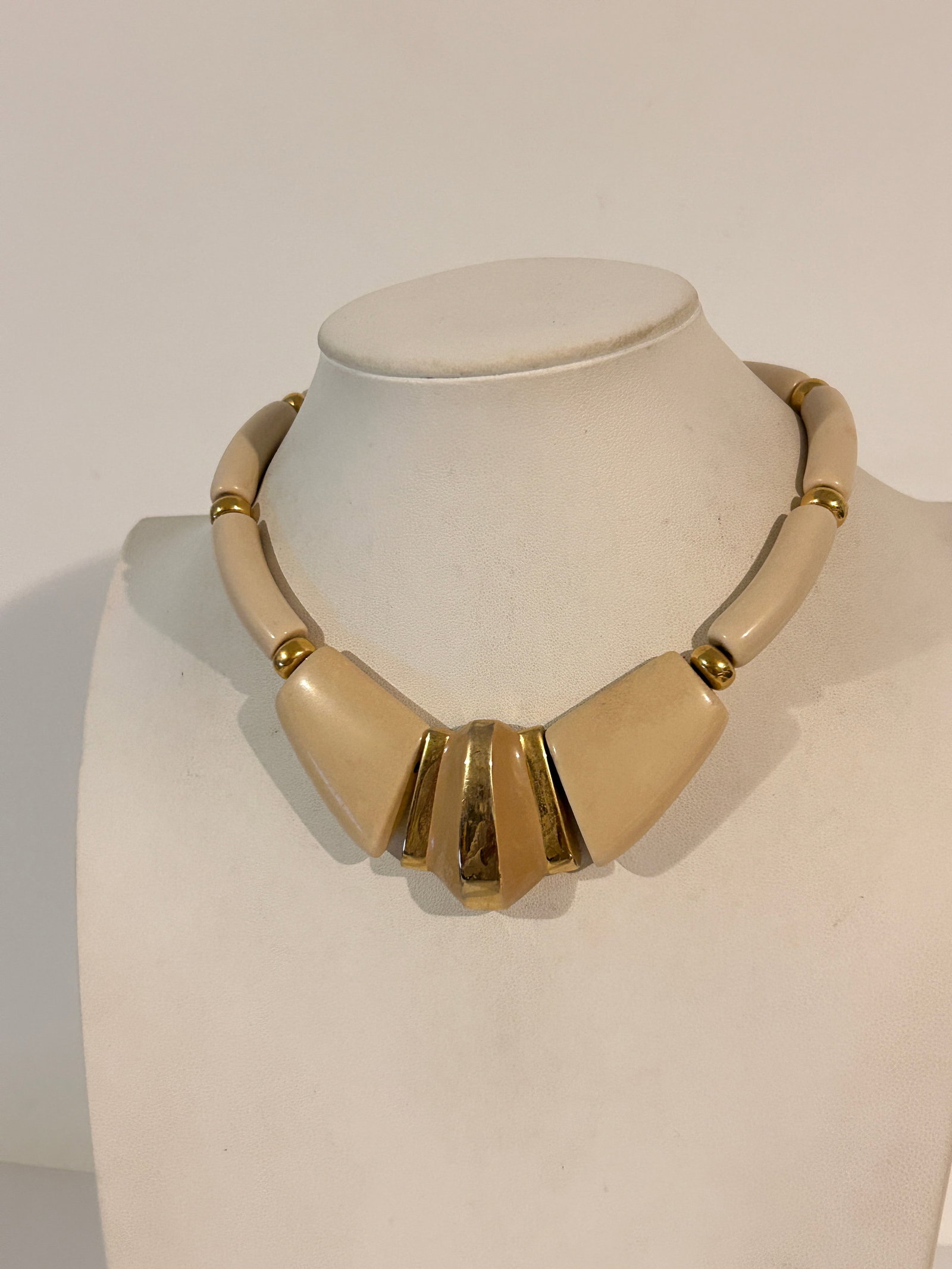 Vintage Napier Statement Necklace Cream Enamel Gold Tone Art Deco 12": Vintage Napier Statement Necklace Cream Enamel Gold Tone Art Deco 12" Please view all photos as they are part of the description and condition of this Item, Feel free to contact me with questions or p