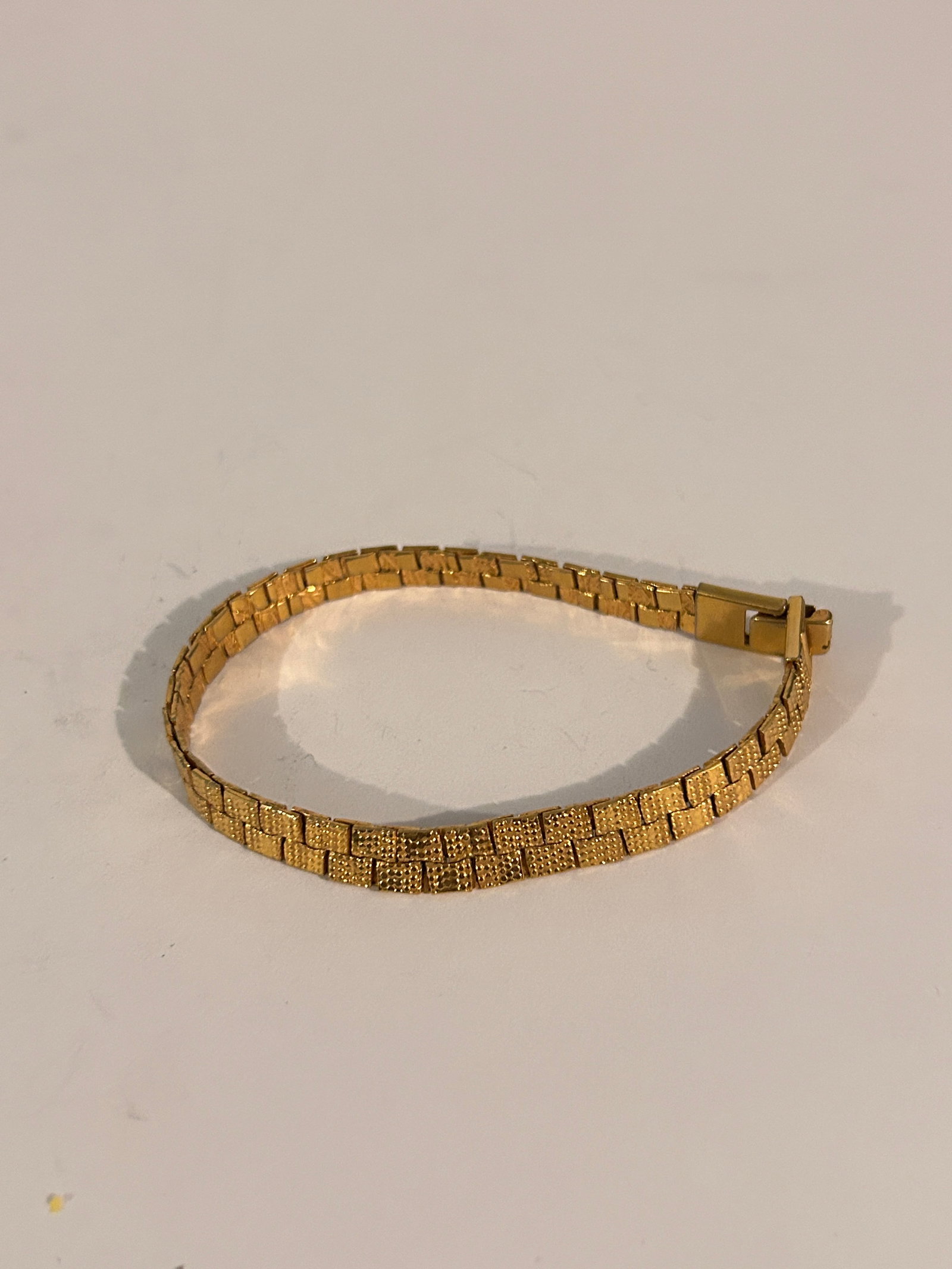 Vintage goldtone 8" Bracelet (1 of 4)