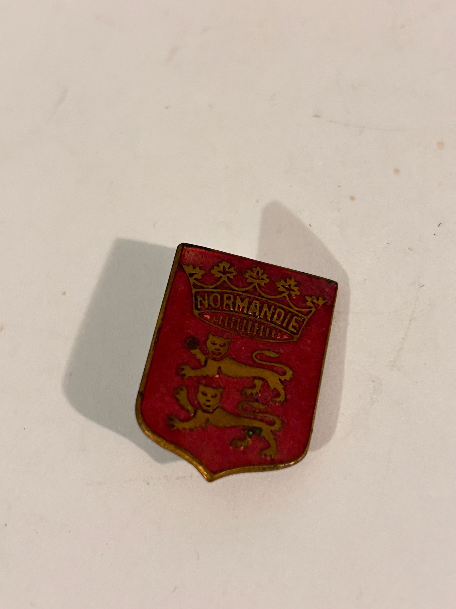 Vintage French military or regional lapel pin or badge Normandy (1 of 4)