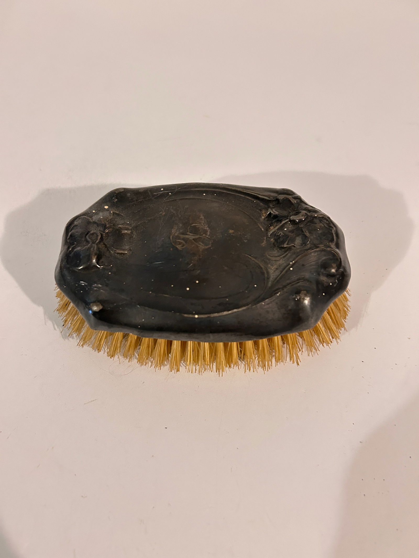 Antique Art Nouveau Wilcox Silver Plate Co. (W.S.P. CO.) Embossed Vanity Brush (1 of 4)