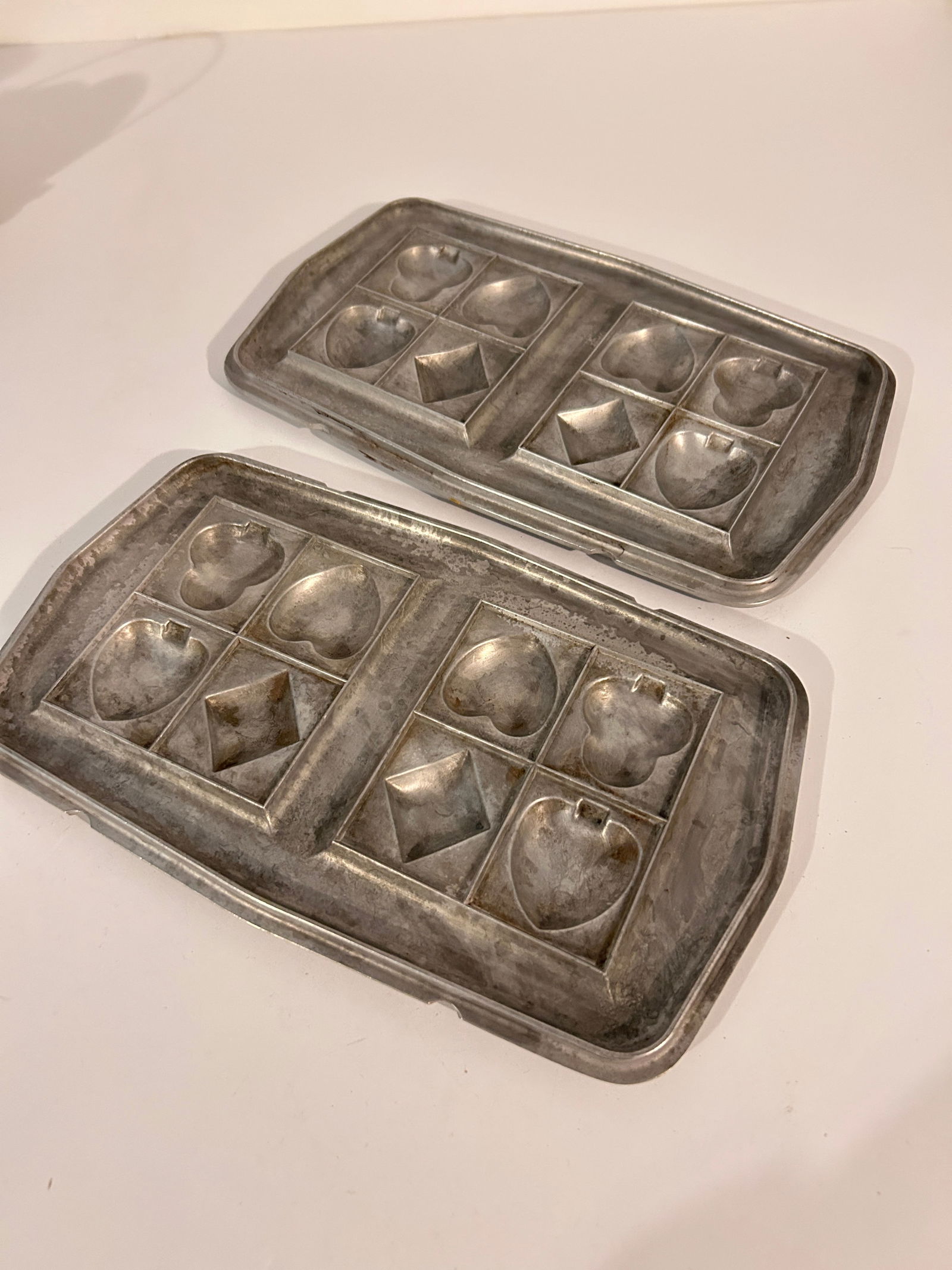 Vintage Soap/Chocolate Mold Aluminum Playing Card Symbols 10 1/2" (1 of 3)