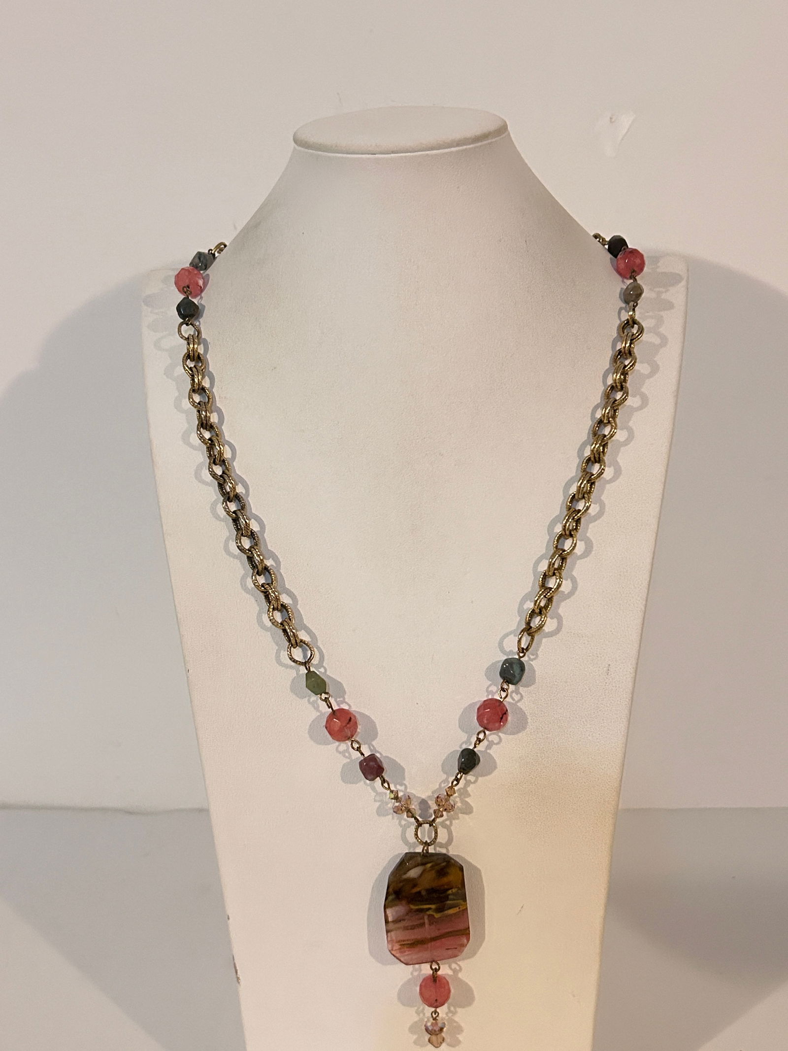 Vintage gold tone pendant Necklace 32" (1 of 5)