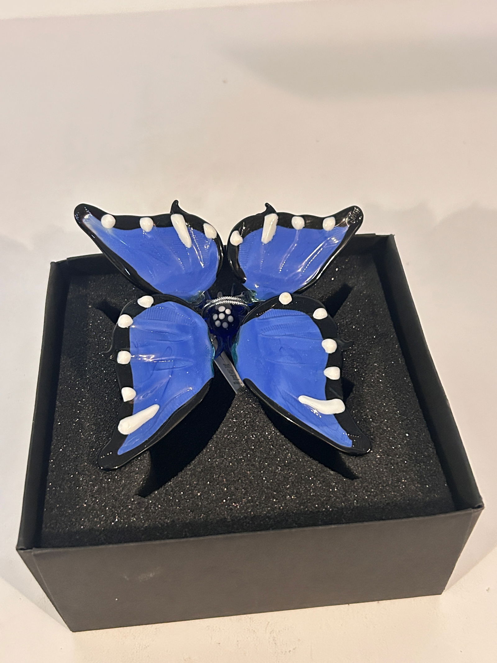 Vintage glass deligths butterfly blue porcelain figurine: Vintage glass deligths butterfly blue porcelain figurine Please view all photos as they are part of the description and condition of this Item, Feel free to contact me with questions or picture reques