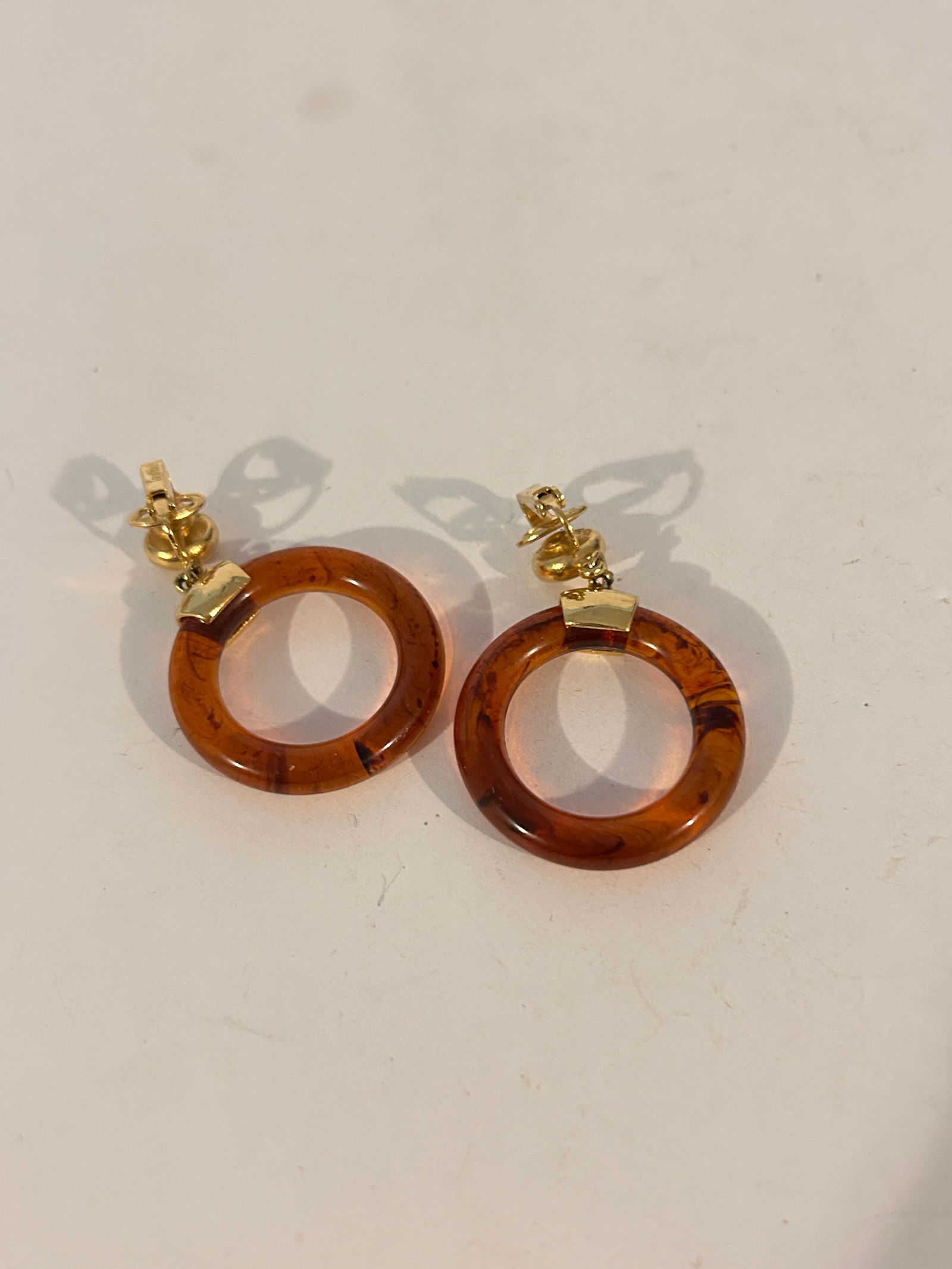 Vintage Trifari hoop Earrings: Vintage Trifari hoop Earrings Please view all photos as they are part of the description and condition of this Item, Feel free to contact me with questions or picture requests! Used Item AS IS