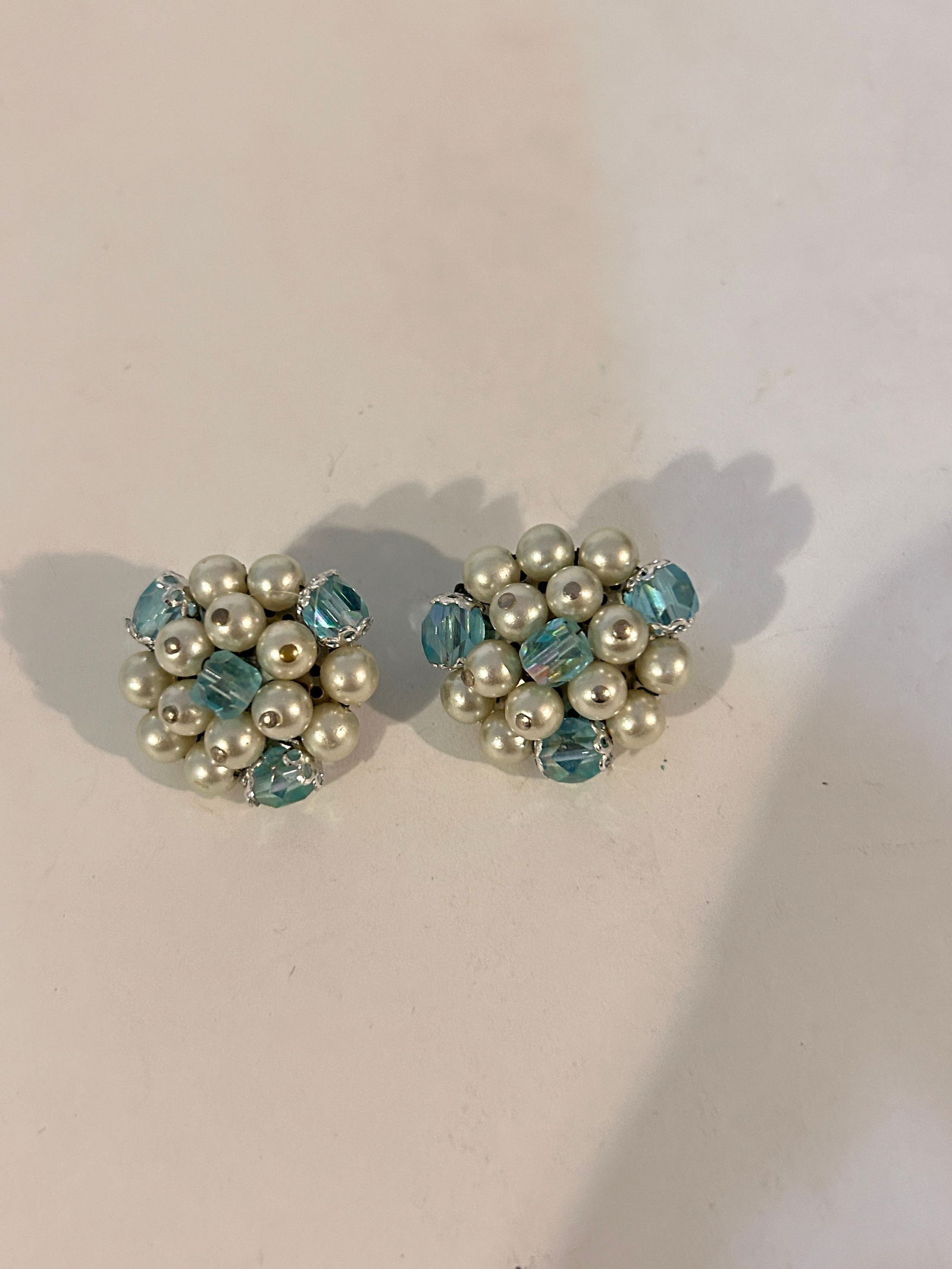 Vintage Japan blue bead faux pearl Earrings: Vintage Japan blue bead faux pearl Earrings Please view all photos as they are part of the description and condition of this Item, Feel free to contact me with questions or picture requests! Used Item