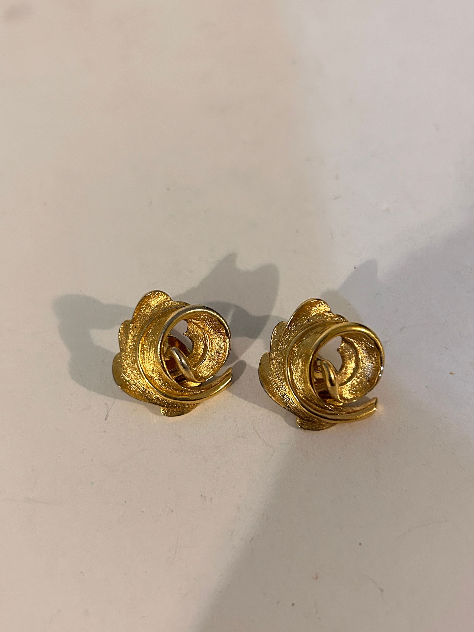 Vintage Gold Tone Monet Earrings (1 of 4)