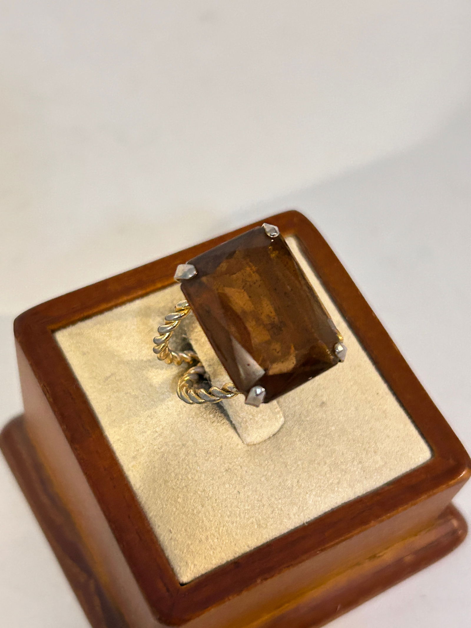 Vintage gold tone rhinestone Custom Ring sz adjustable (1 of 4)