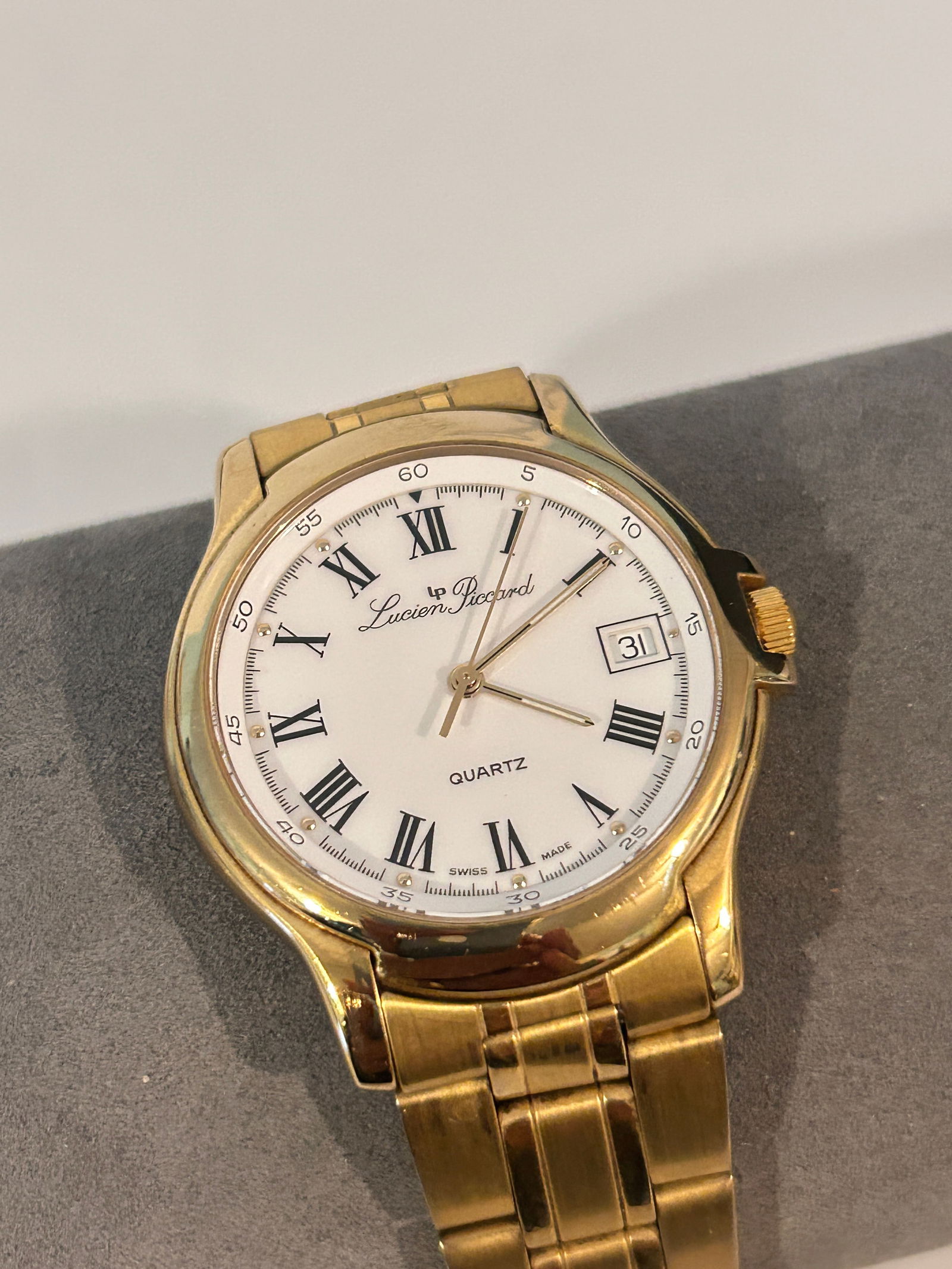 Vintage Lucien Piccard Working Watch Men Gold Tone White dial (1 of 4)