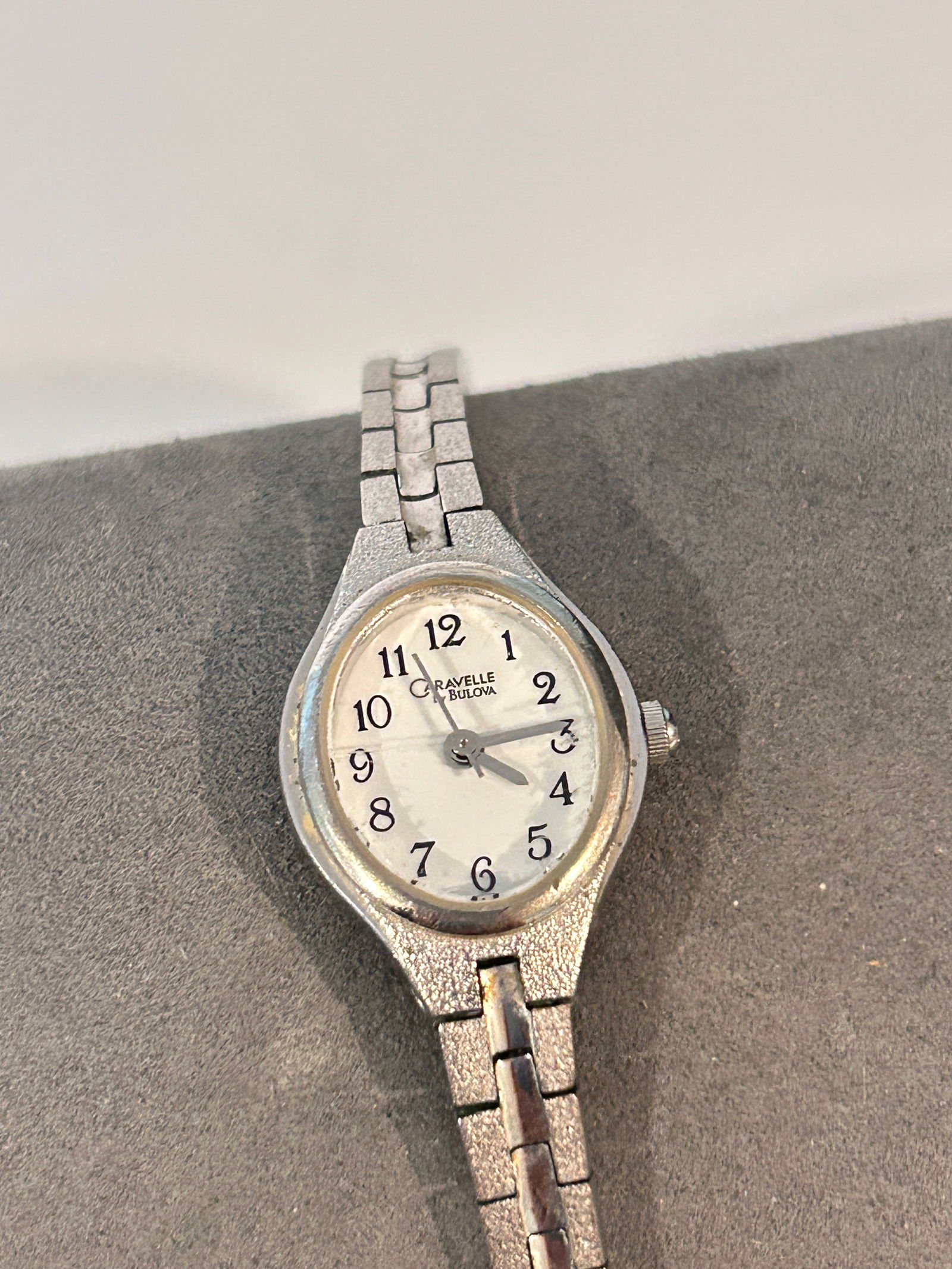 Caravelle By Bulova Women’s Watch working 47E06 (1 of 4)