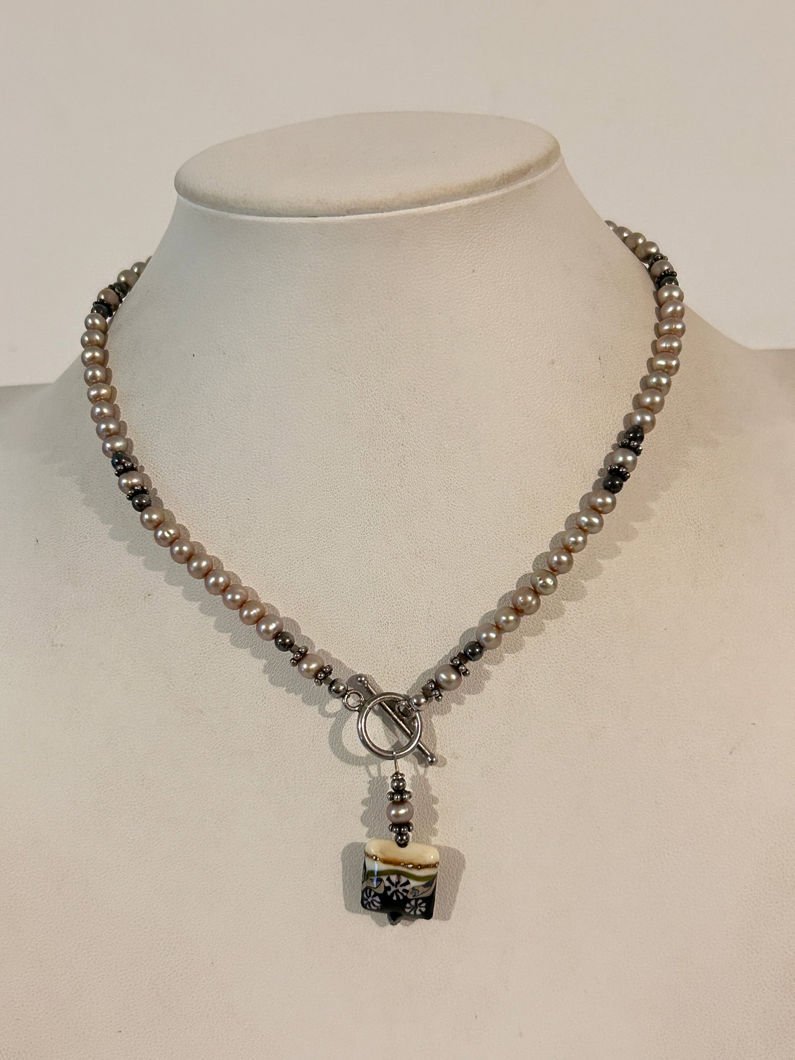 Vintage Sterling Silver Pearl Glass Pendant Necklace 14" (1 of 5)