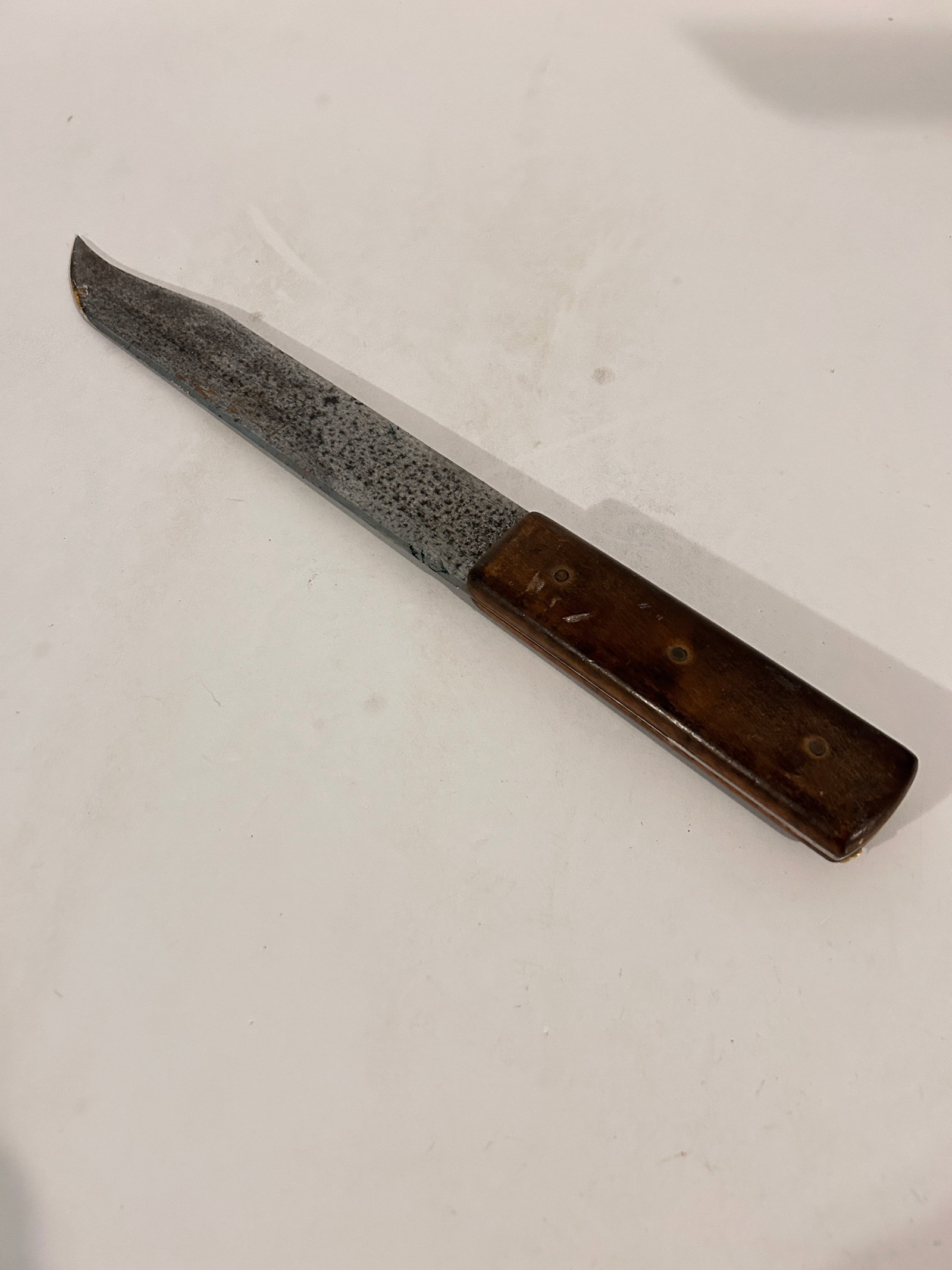 Antique Hunting Bowie knife 11 1/2" blade: Antique Hunting Bowie knife 11 1/2" blade Please view all photos as they are part of the description and condition of this Item, Feel free to contact me with questions or picture requests! Used Item A