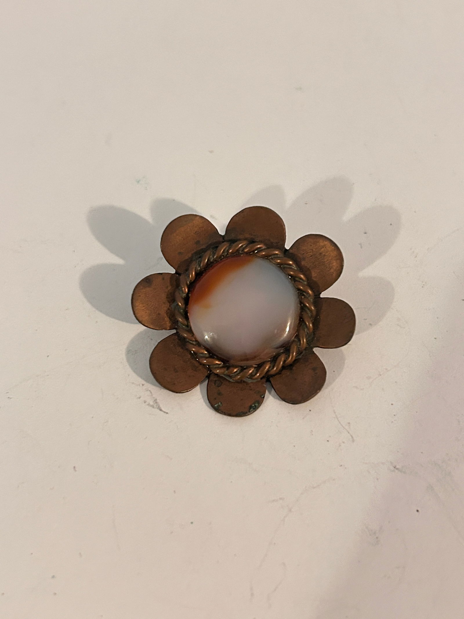 Vintage Copper Floral stone Brooch: Vintage Copper Floral stone Brooch Please view all photos as they are part of the description and condition of this Item, Feel free to contact me with questions or picture requests! Used Item AS IS
