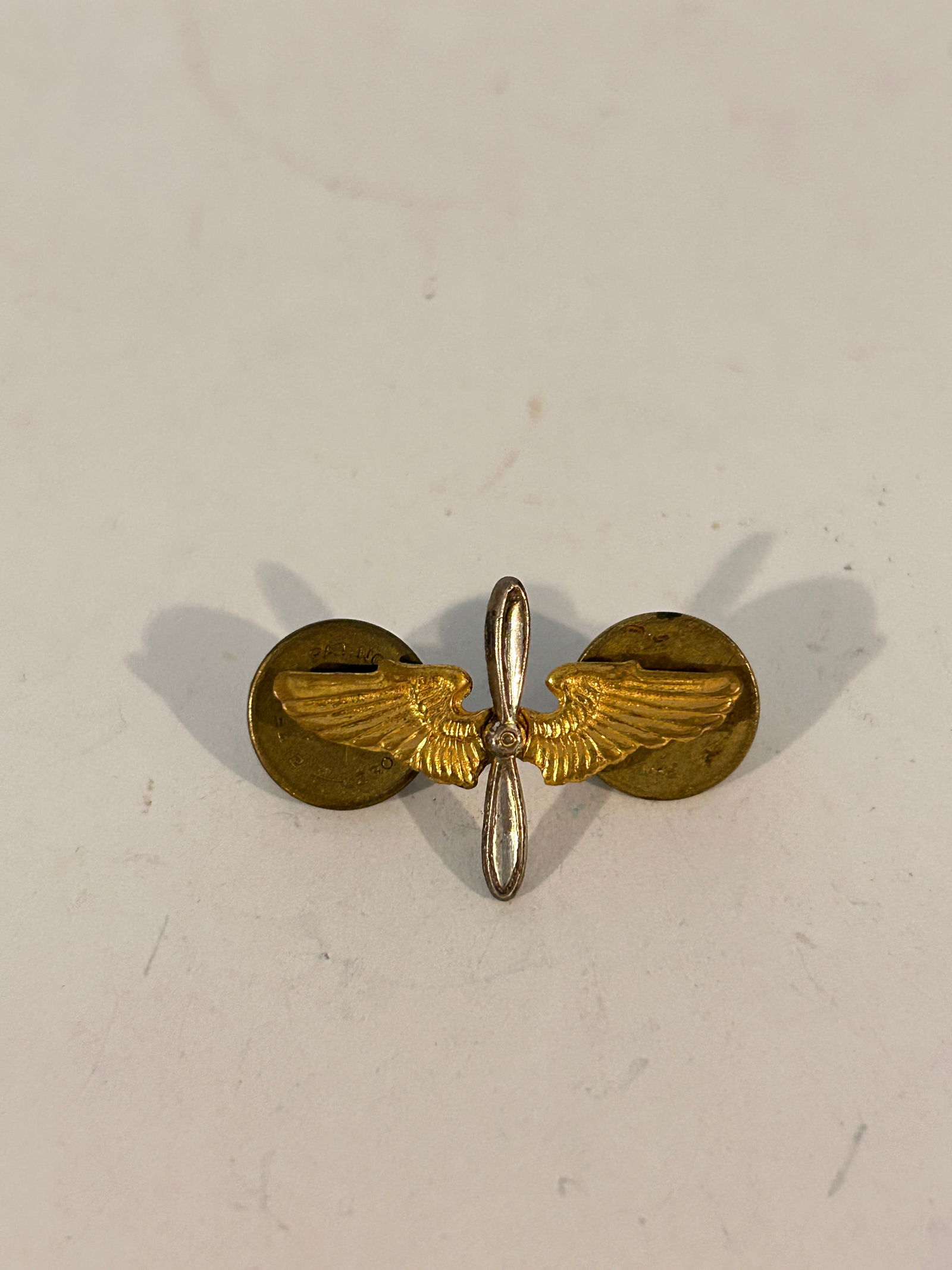 Vintage Aviation Propeller & Wings Lapel Pin (1 of 4)