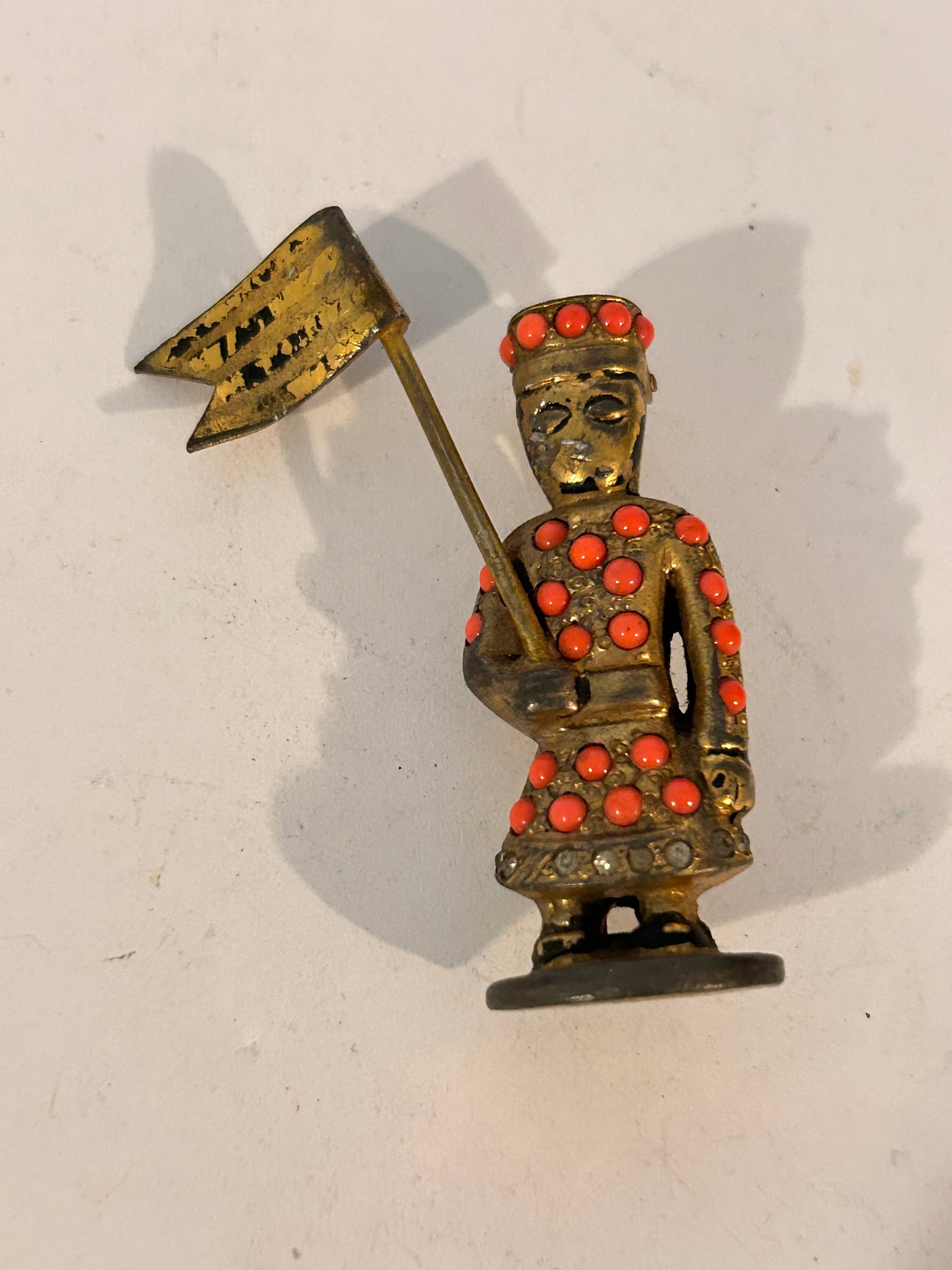 Hattie Carnegie First Mark Figural Soldier Lookout Fur Pin Brooch Rare: Hattie Carnegie First Mark Figural Soldier Lookout Fur Pin Brooch Rare Please view all photos as they are part of the description and condition of this Item, Feel free to contact me with questions or
