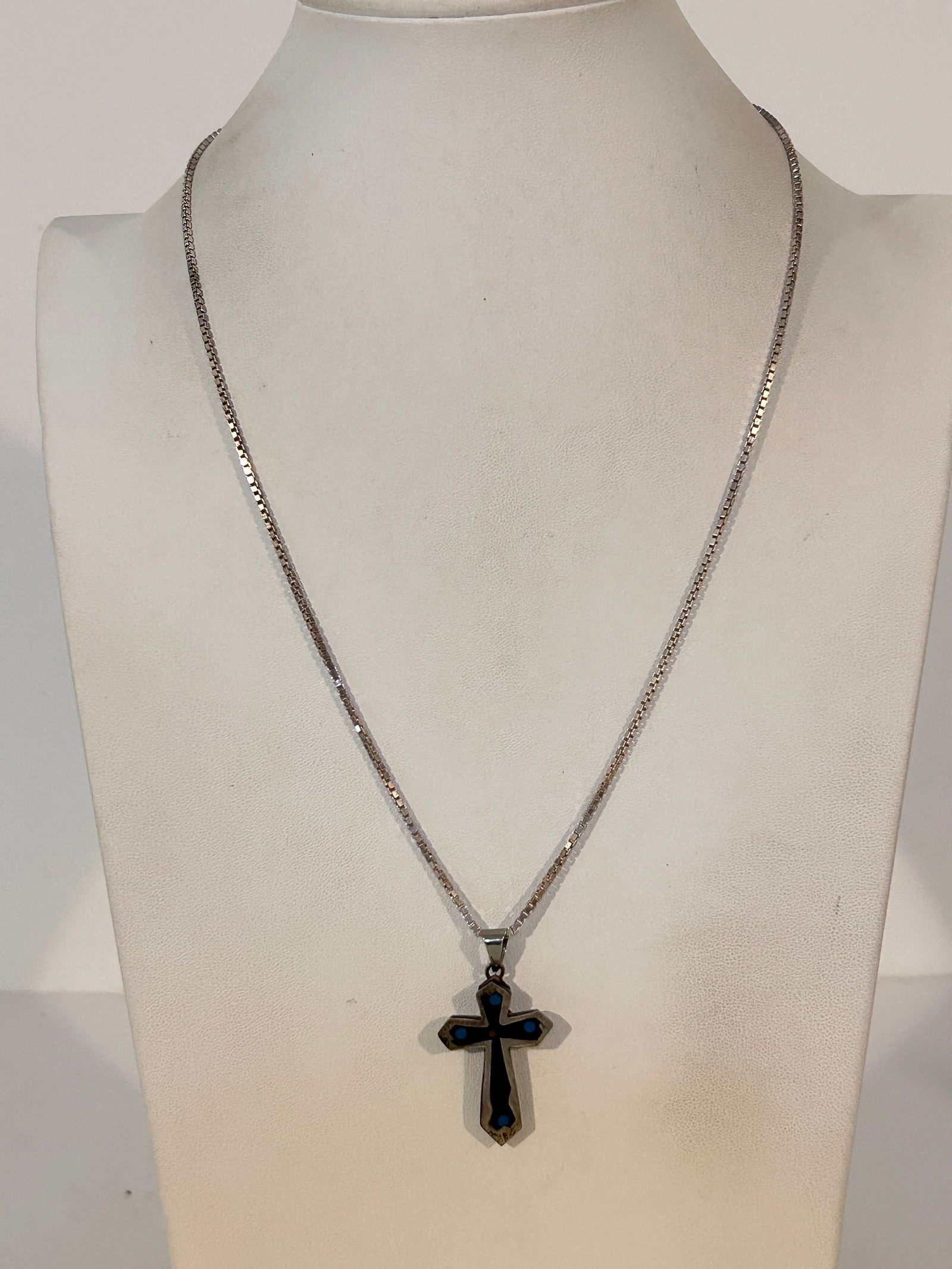 Vintage Sterling Silver mexico cross pendant Necklace sz 22" 14 grams Please view all photos as: Vintage Sterling Silver mexico cross pendant Necklace sz 22" 14 grams Please view all photos as they are part of the description and condition of this Item, Feel free to contact me with questions or p