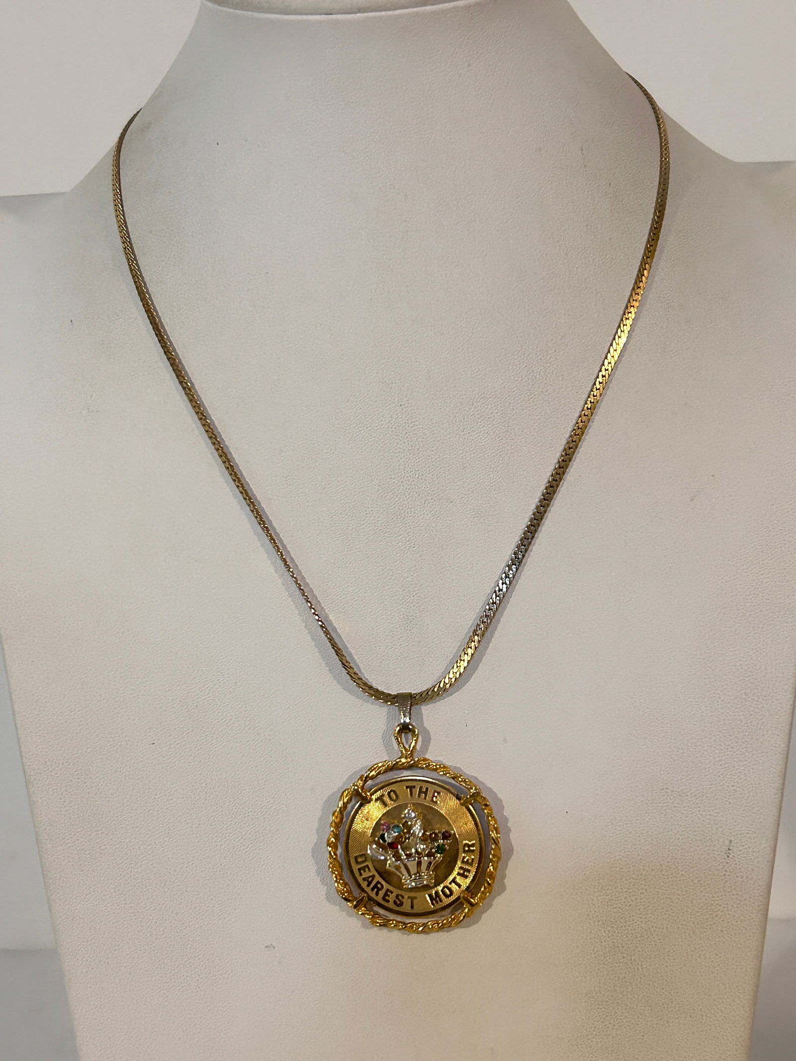 Dearest Mother Pendant Necklace sz 19": Dearest Mother Pendant Necklace sz 19" Please view all photos as they are part of the description and condition of this Item, Feel free to contact me with questions or picture requests! Used Item AS I