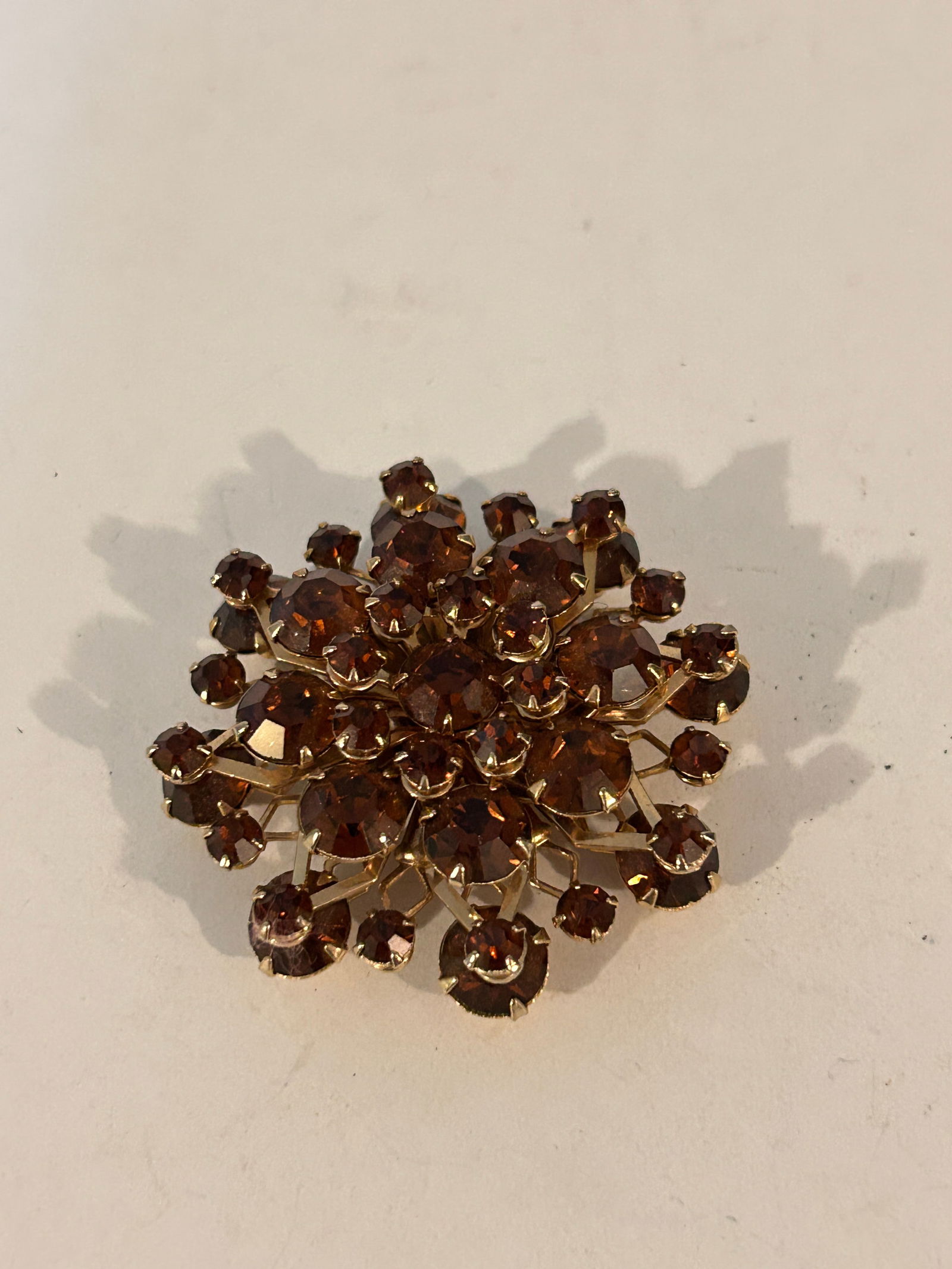 Vintage Unsigned high end Crystal Brooch (1 of 5)