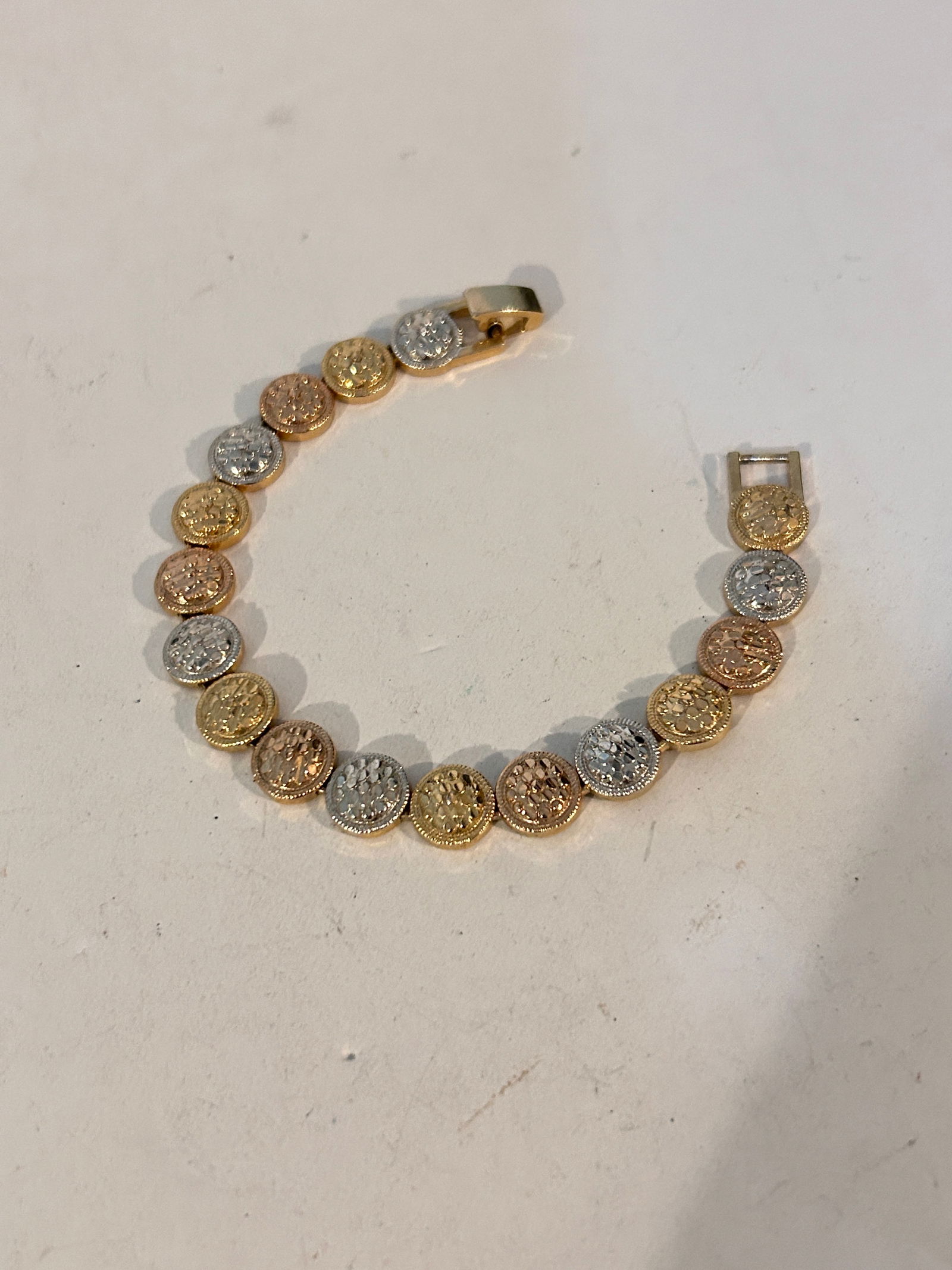 Vintage gold and silver tone Bracelet 7" (1 of 4)