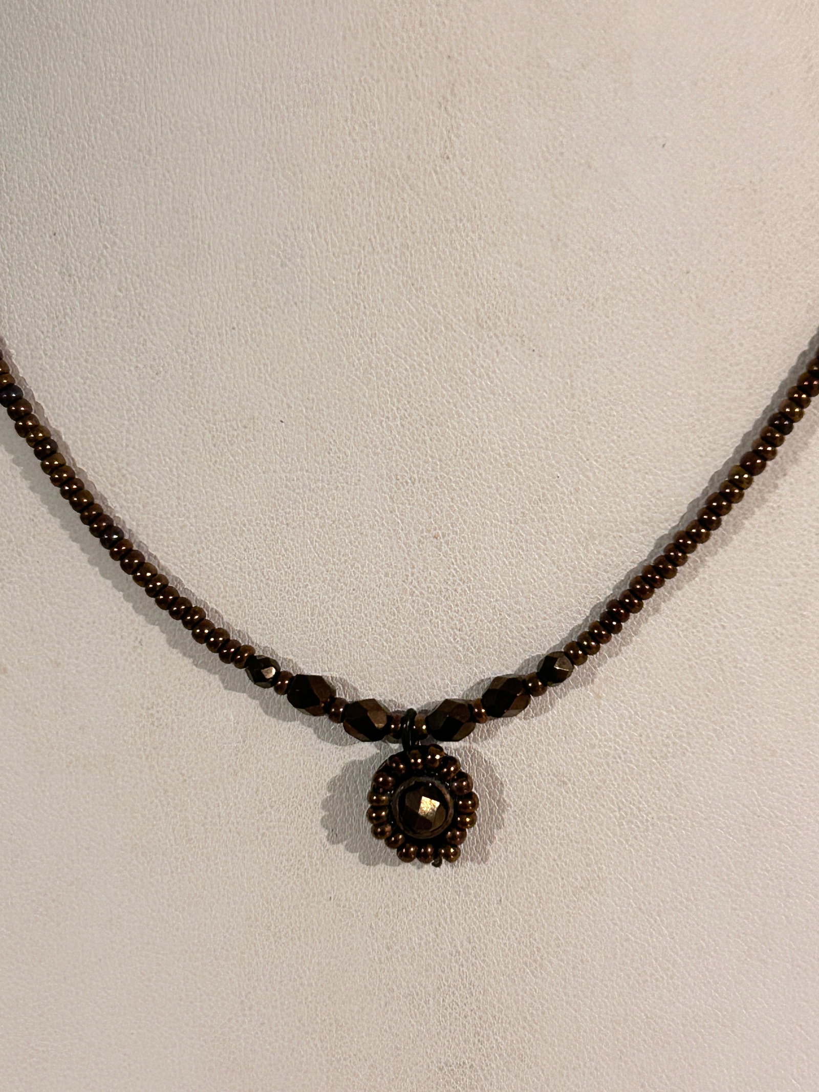 Vintage brown beaded Necklace Sz 16" (1 of 5)