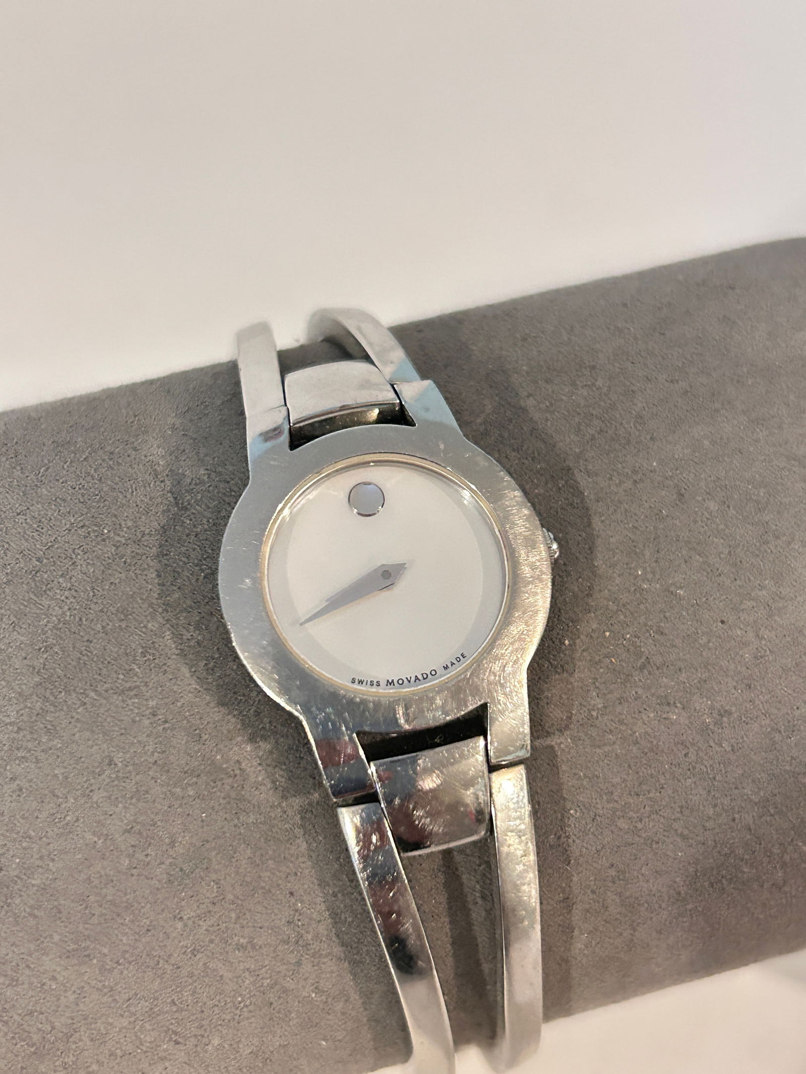 Movado Women's Amorosa Silver Steel 24mm Bangle Swiss working Watch mother of pearl: Movado Women's Amorosa Silver Steel 24mm Bangle Swiss working Watch mother of pearl Please view all photos as they are part of the description and condition of this Item, Feel free to contact me with