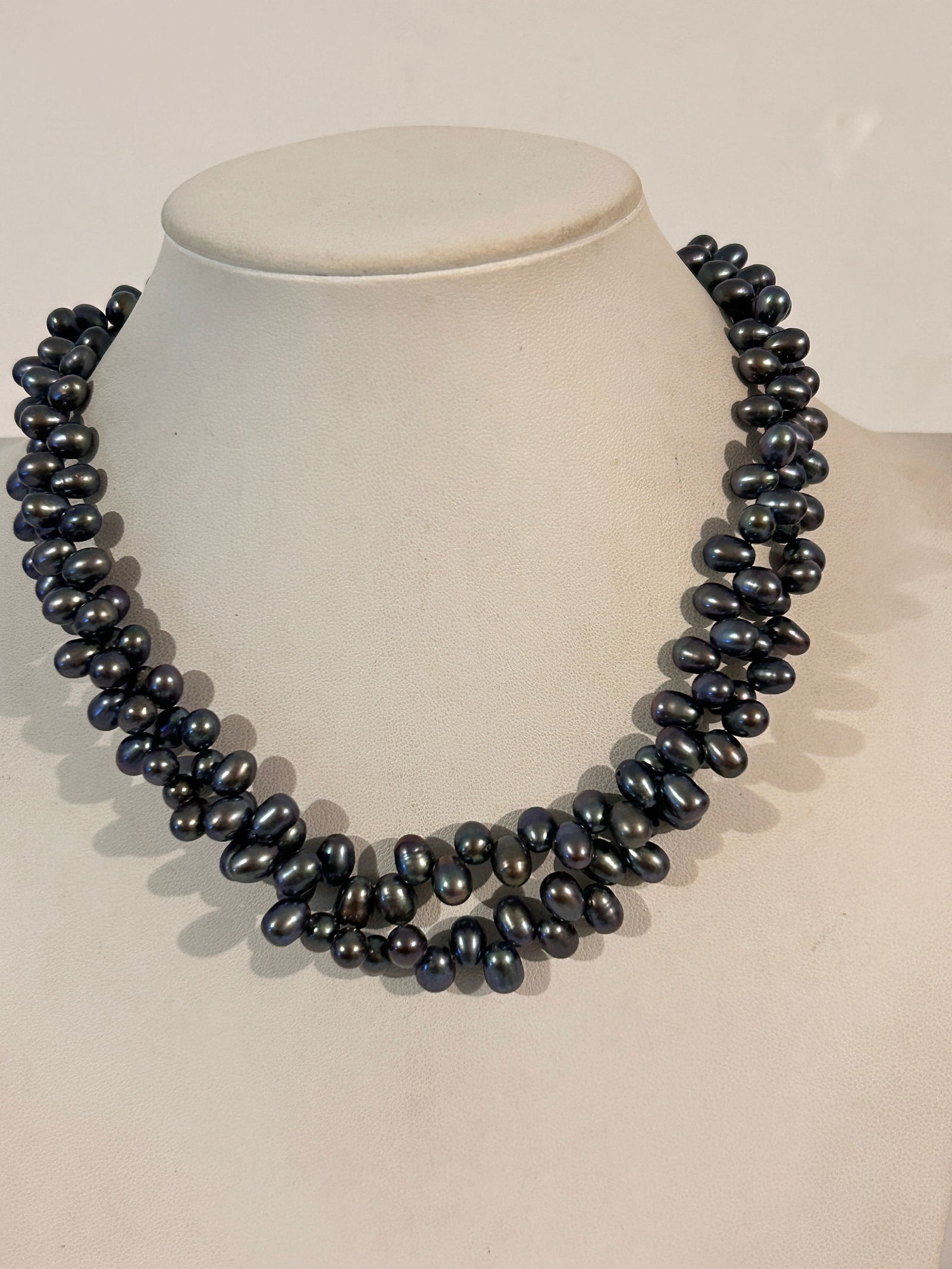 Vintage double strand Sterling Silver freshwater peacock pearl necklace 15": Vintage double strand Sterling Silver freshwater peacock pearl necklace 15" Please view all photos as they are part of the description and condition of this Item, Feel free to contact me with question