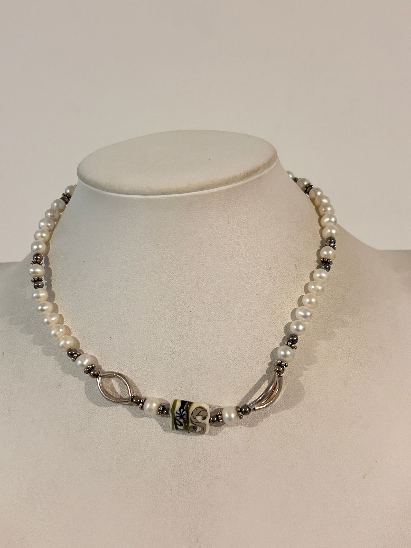 Vintage Sterling Silver Pearl Glass Pendant Necklace 14" (1 of 5)