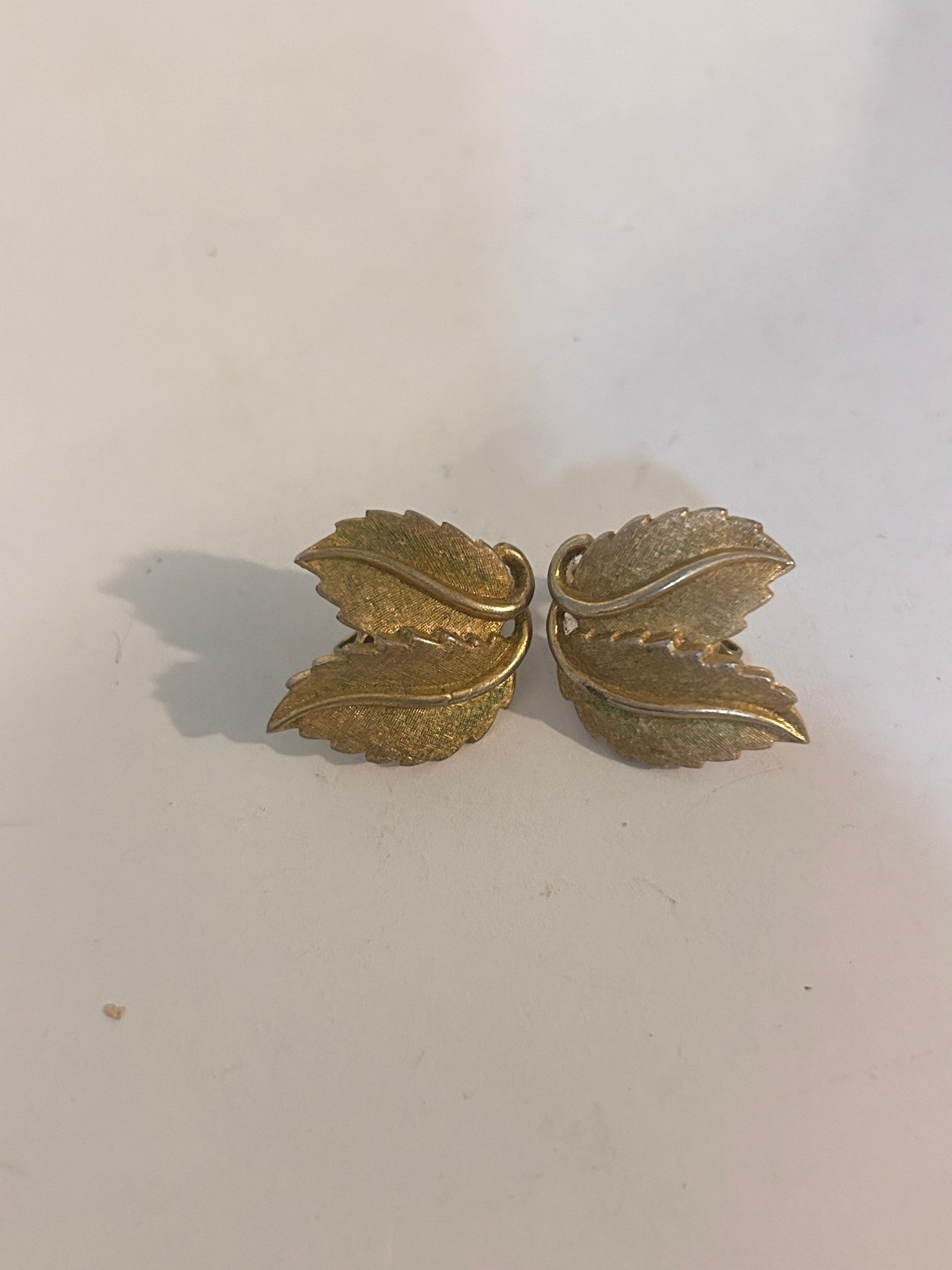 Vintage Trifari leaf Earrings (1 of 4)