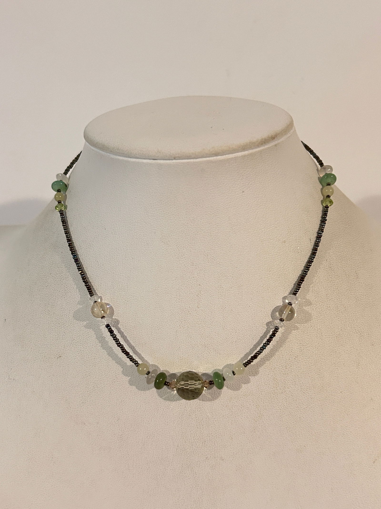 Vintage Sterling Silver choker Necklace sz 13": Vintage Sterling Silver choker Necklace sz 13" Please view all photos as they are part of the description and condition of this Item, Feel free to contact me with questions or picture requests! Used I