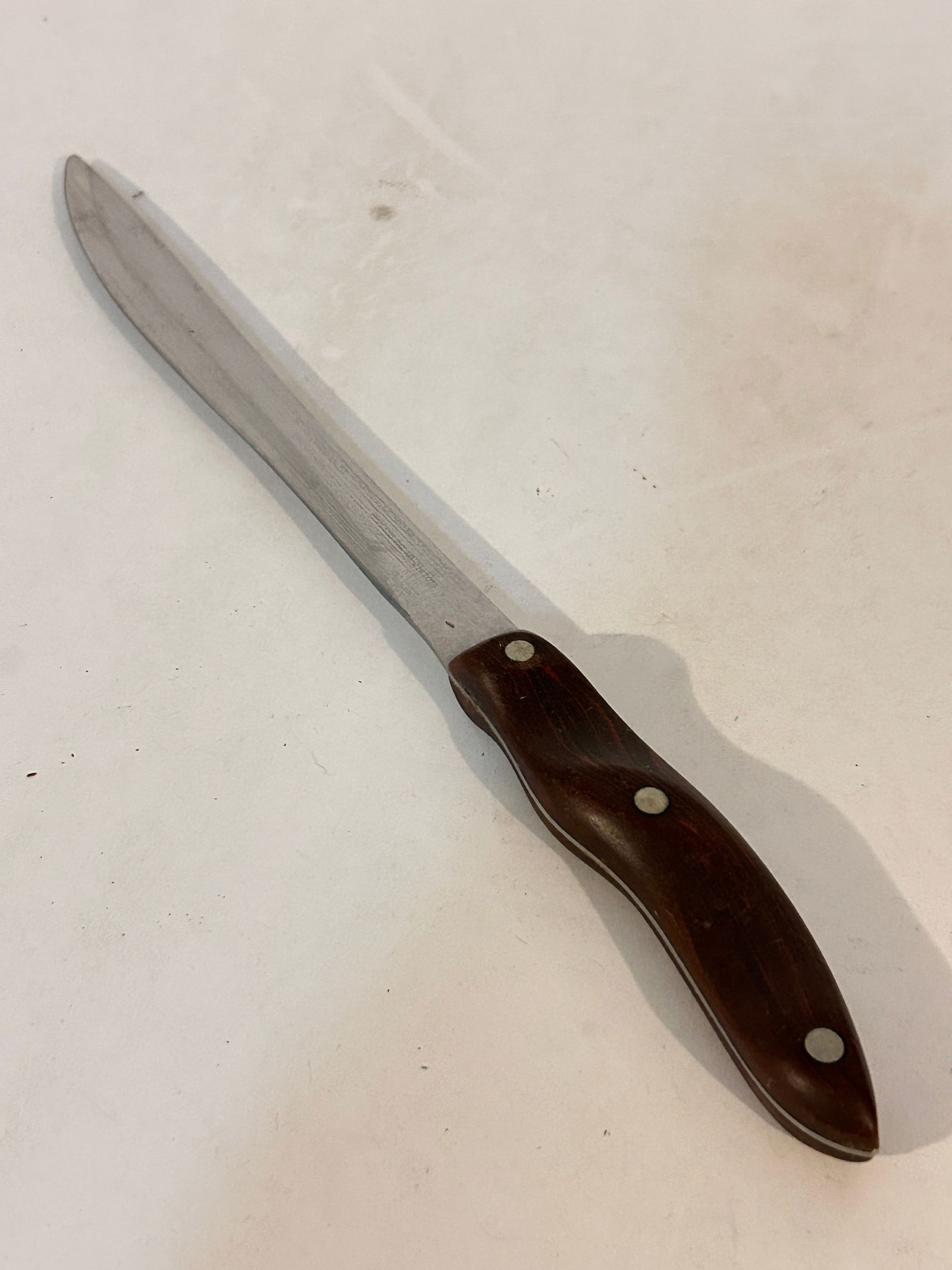 Cutco No. 23 Straight Edge 9" Carving Knife has a chip on it (1 of 4)