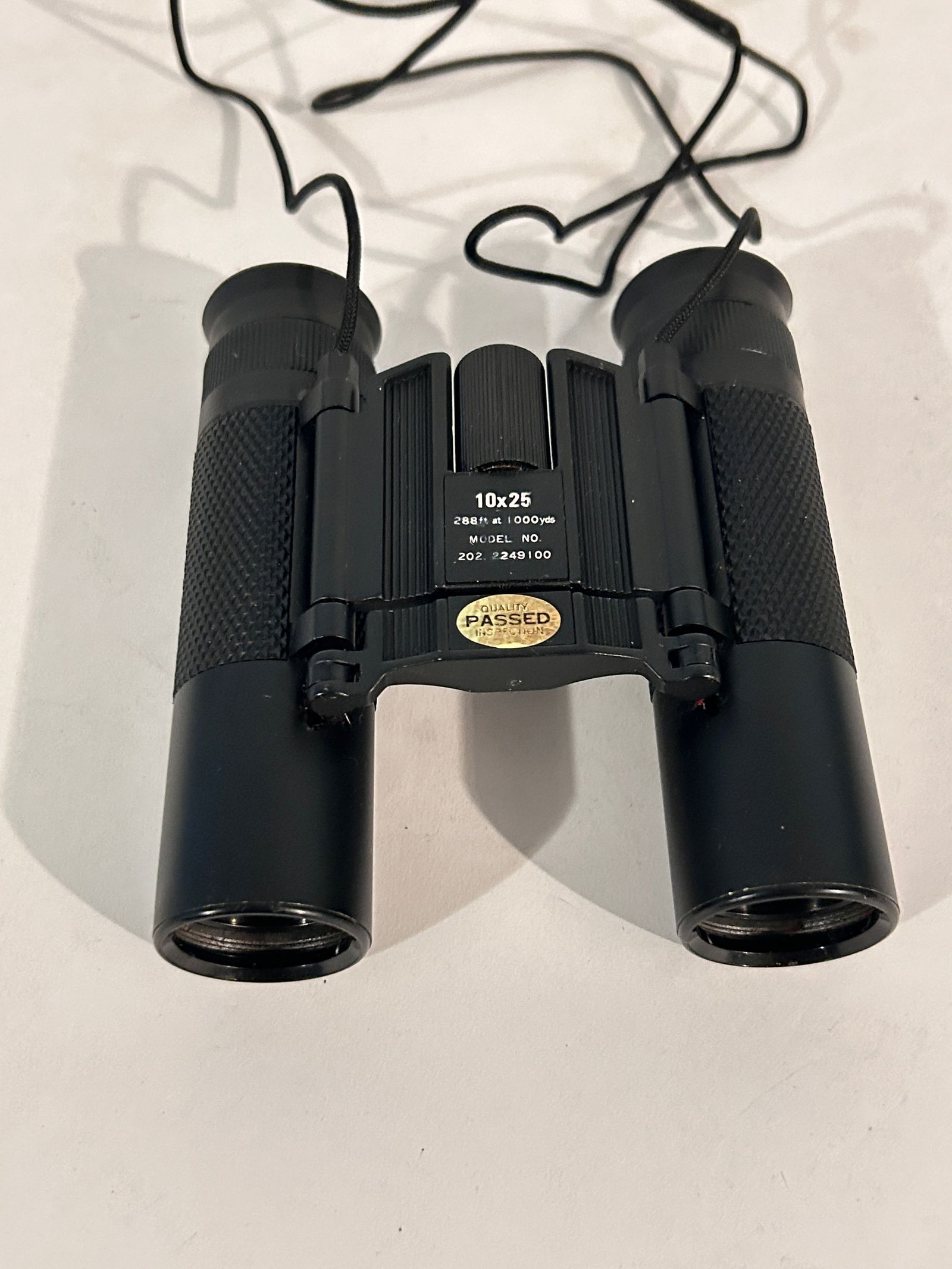 Vintage Binoculars 10x25MM (1 of 5)