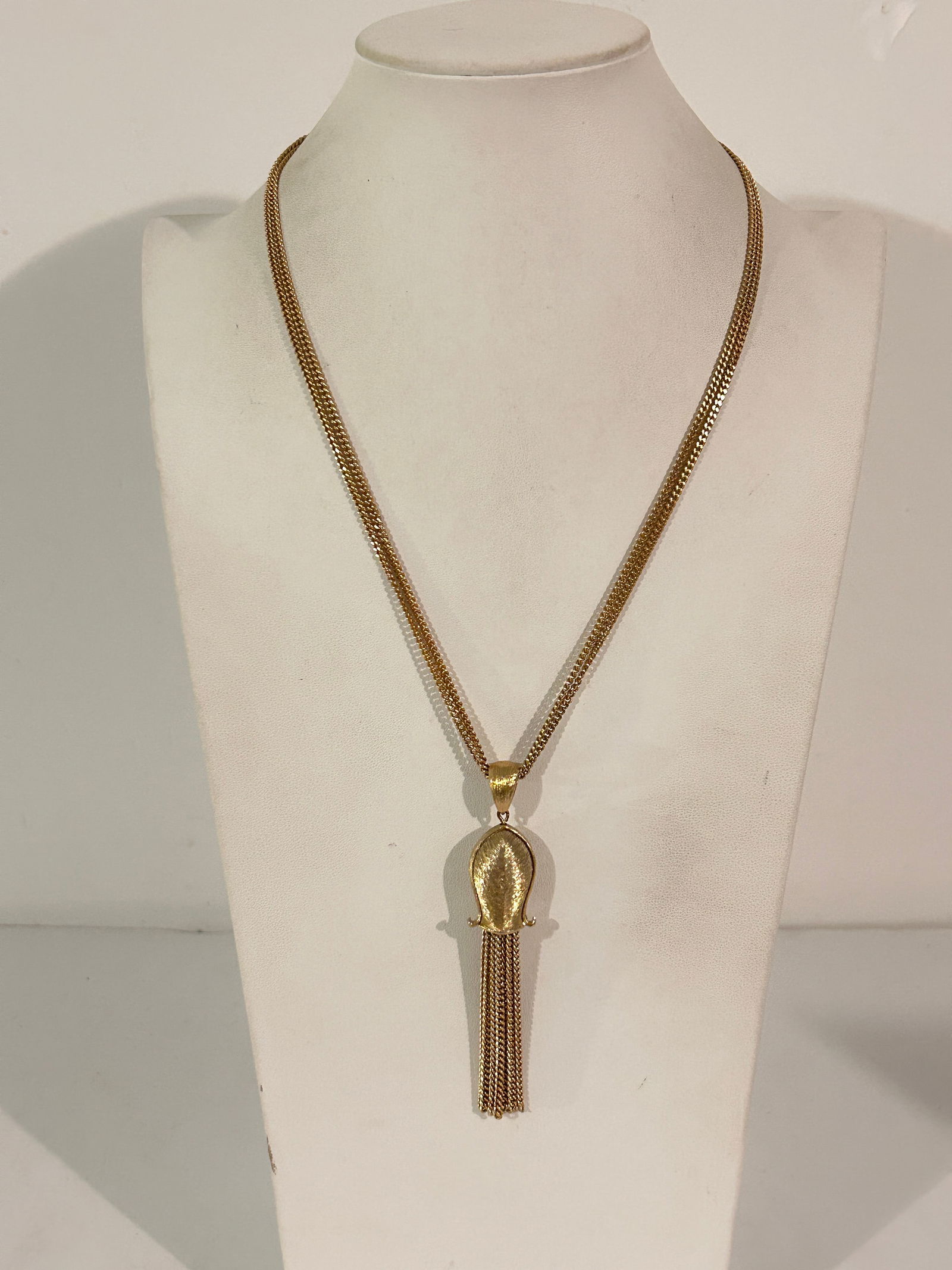 Signed MONET Gold Tone Necklace Chain Tassle Fancy 21" (1 of 5)