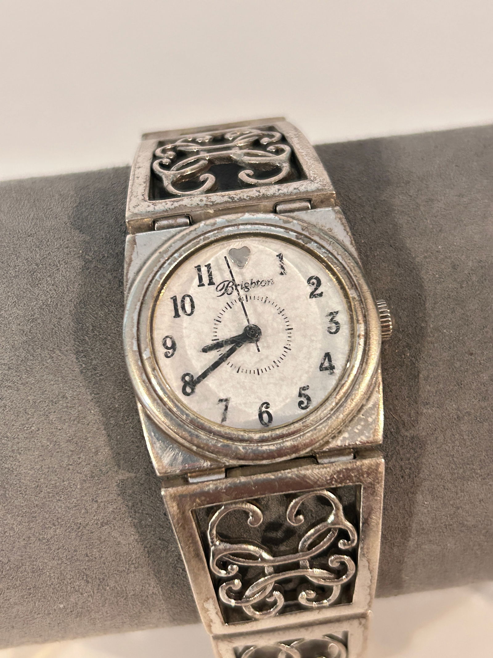 Brighton Richardson Watch Beautiful Silver Plated light scratches: Brighton Richardson Watch Beautiful Silver Plated light scratches Please view all photos as they are part of the description and condition of this Item, Feel free to contact me with questions or pictu