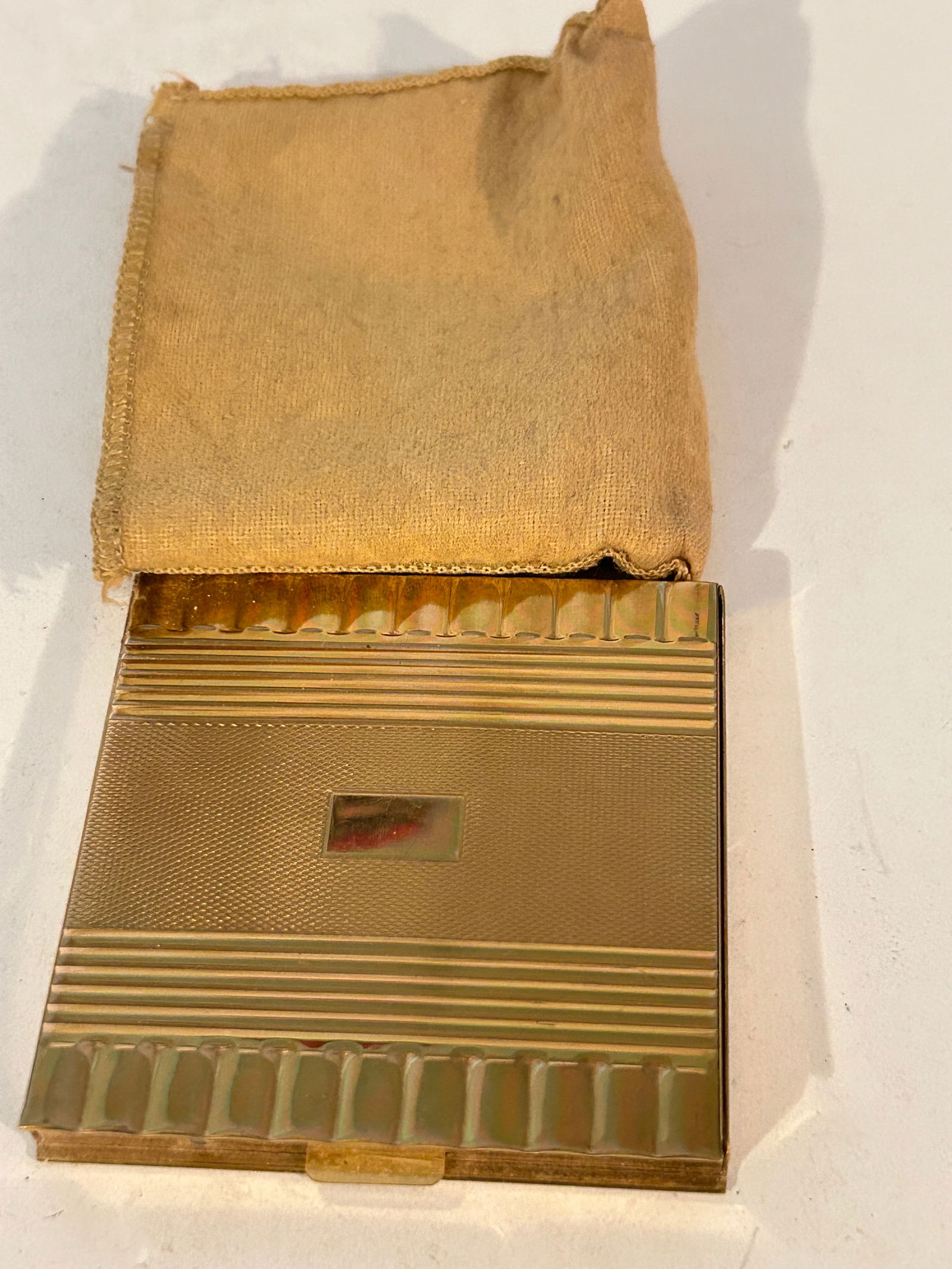 VTG 1950s Majestic Gold Tone Metal Powder Compact with case (1 of 6)