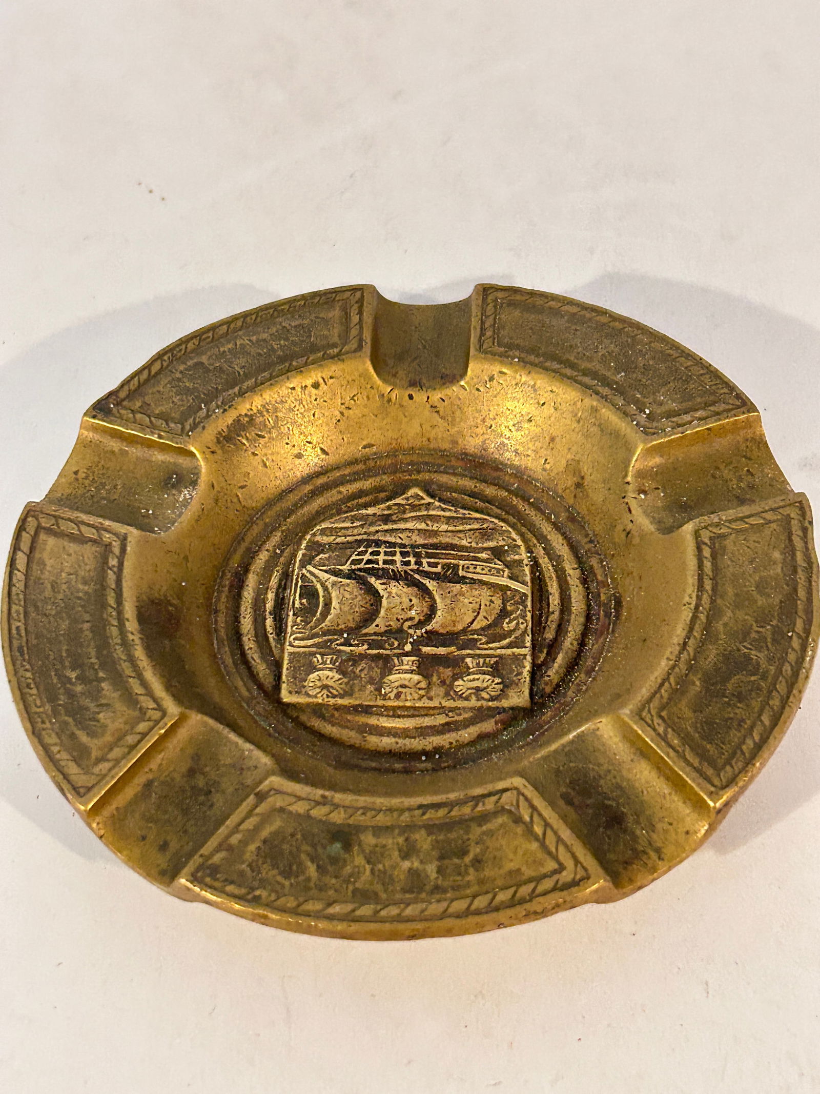 Vintage Solid Brass Ashtray with a nautical ship motif Mid-20th Century 1 lb 5 oz 5" (1 of 4)