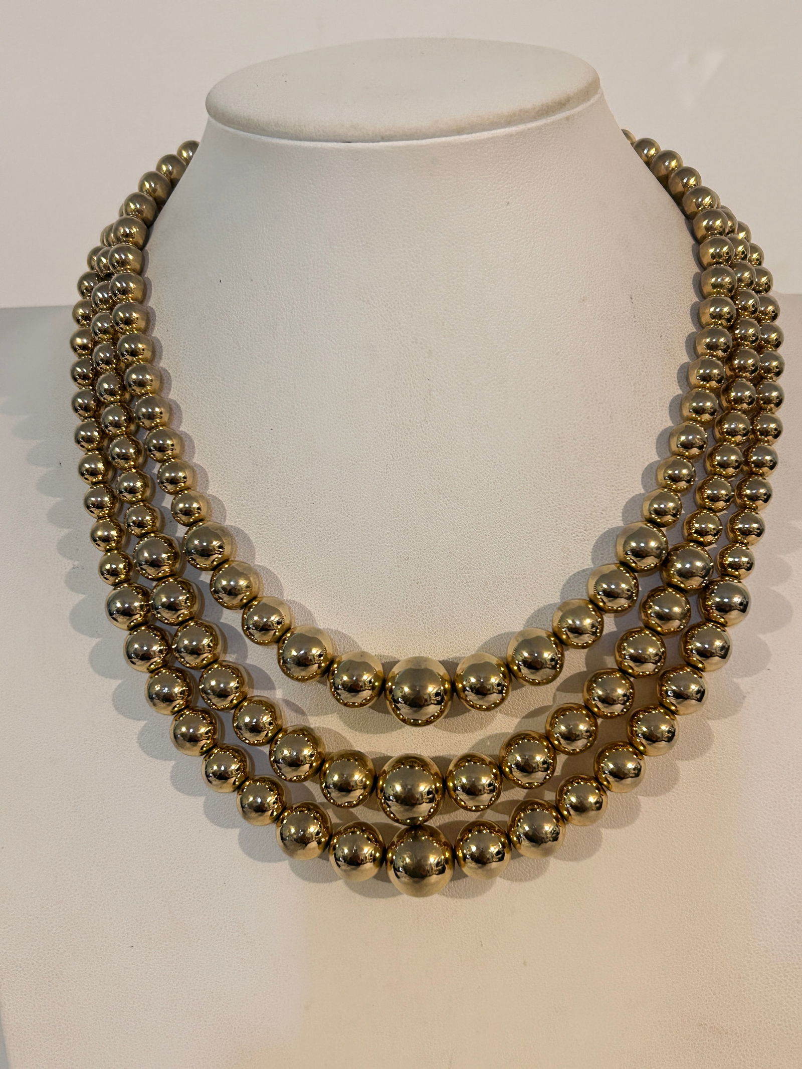 Vintage gold tone triple strand graduated bead necklace 18" (1 of 5)