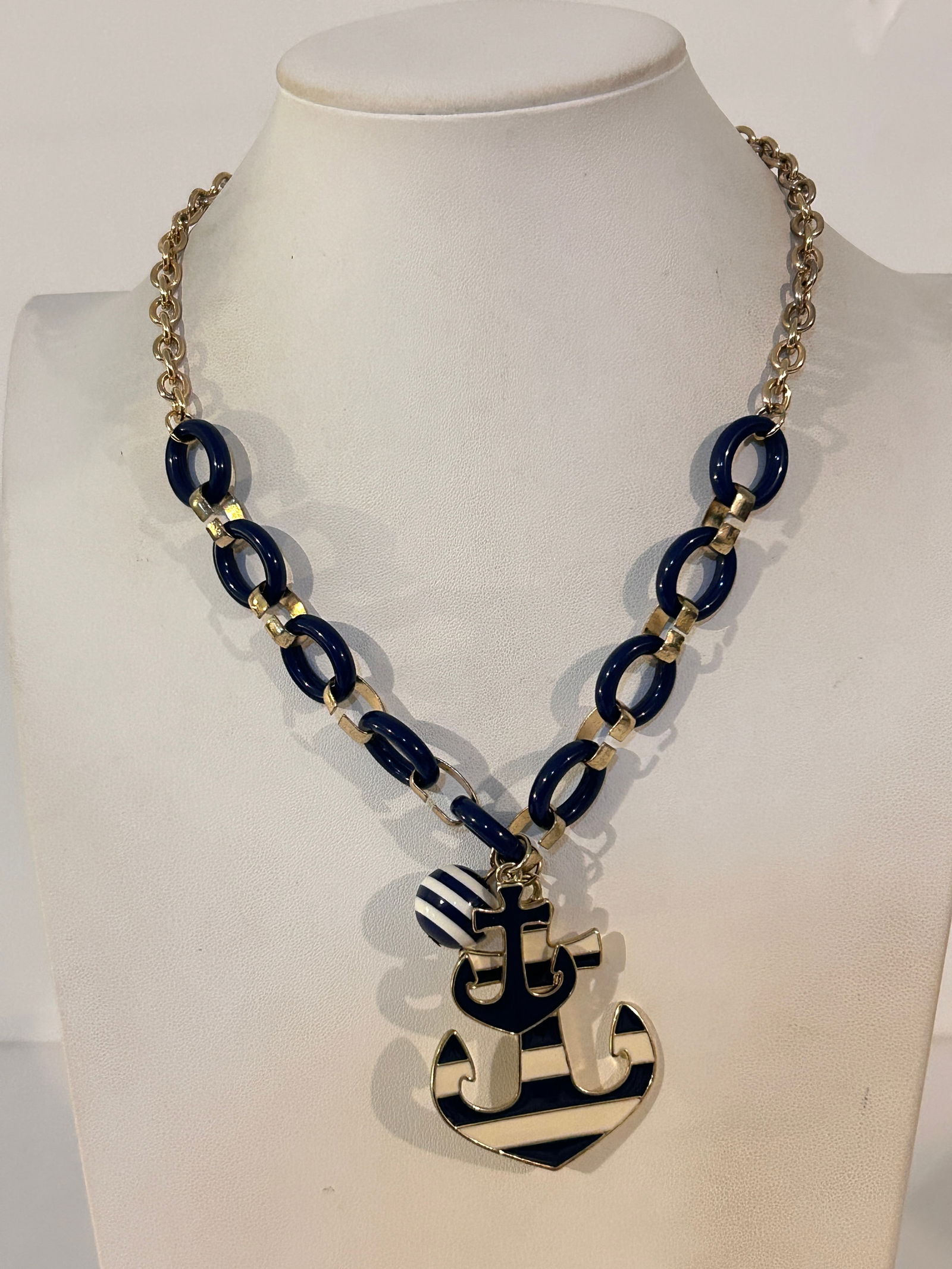 Old Ankor Pendant enamel Necklace 18": Old Ankor Pendant enamel Necklace 18" Please view all photos as they are part of the description and condition of this Item, Feel free to contact me with questions or picture requests! Used Item AS IS