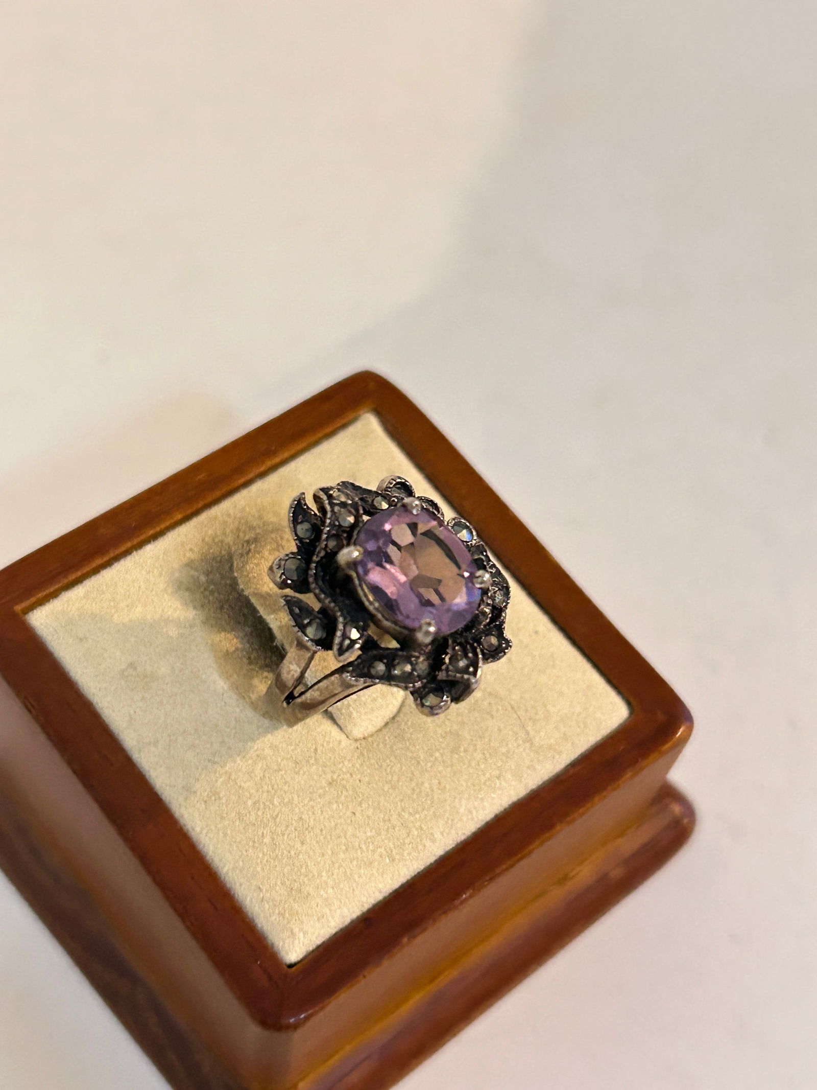 Vintage Sterling Silver Marcasite Amethyst Ring sz 6 7 Grams (1 of 5)