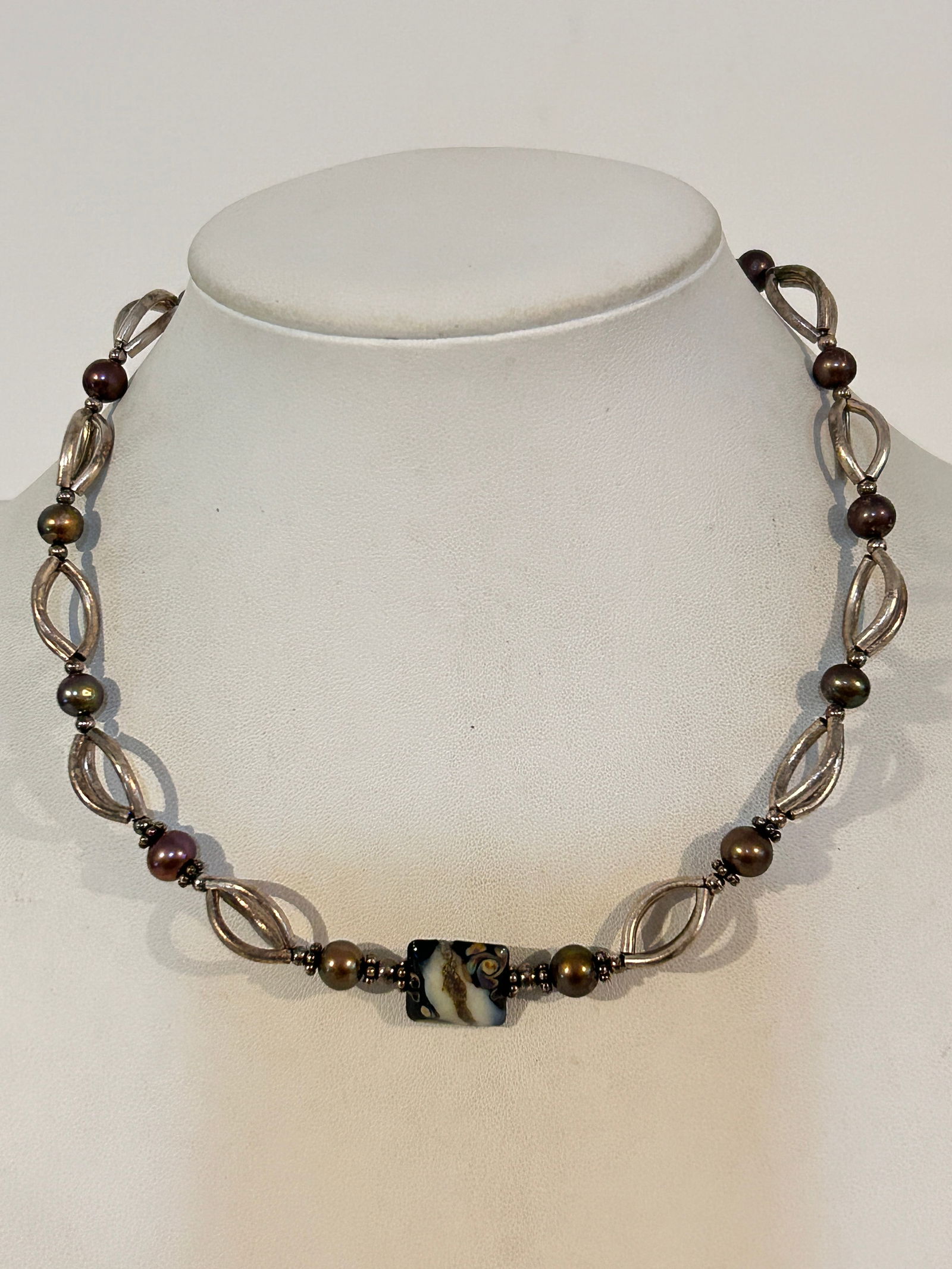 Vintage Sterling Silver Murano pendant Necklace sz 15" 31 grams Please view all photos as they are: Vintage Sterling Silver Murano pendant Necklace sz 15" 31 grams Please view all photos as they are part of the description and condition of this Item, Feel free to contact me with questions or picture