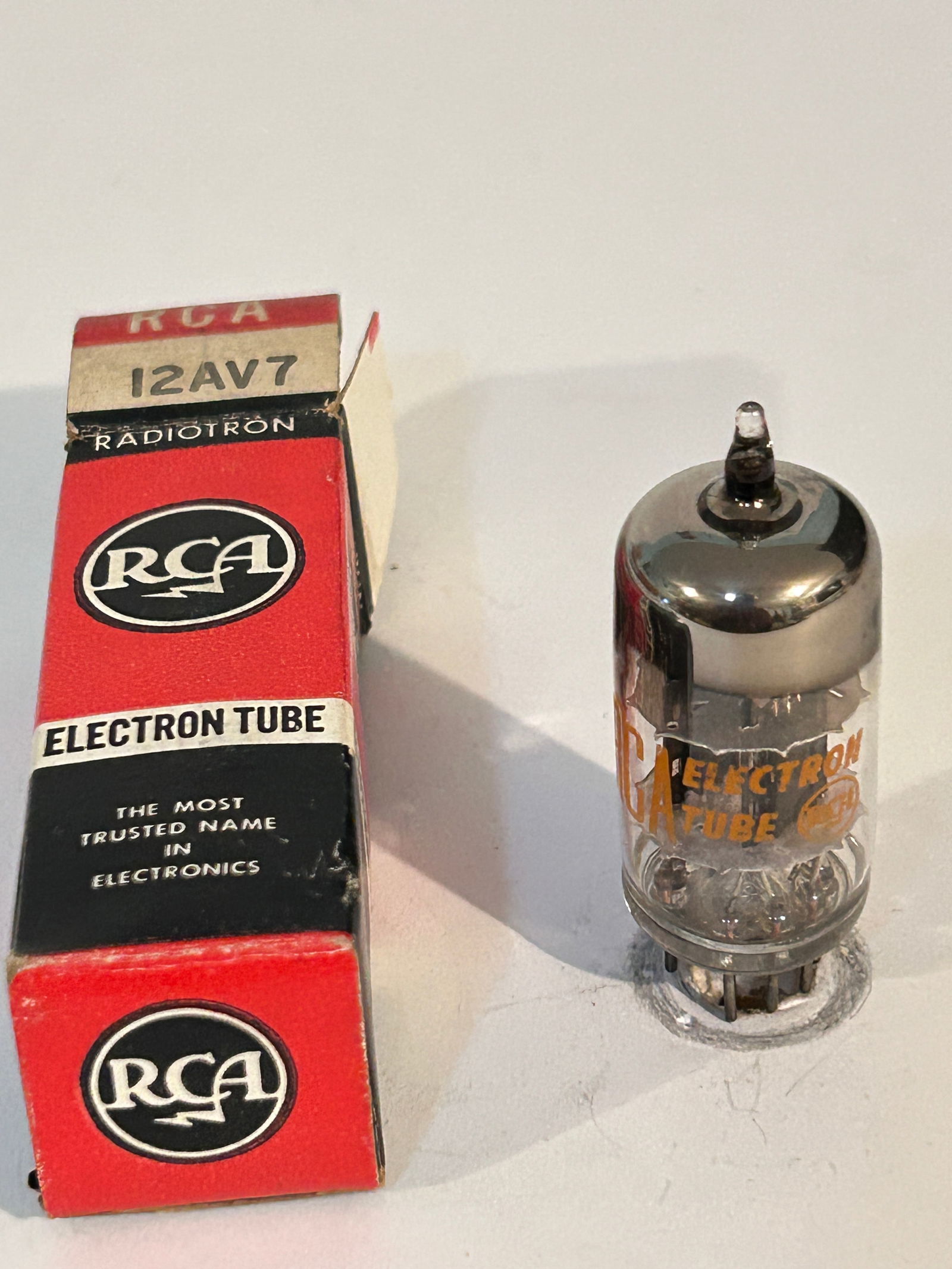 Vintage 12av7 RCA Vacuum Tube Tested (1 of 5)