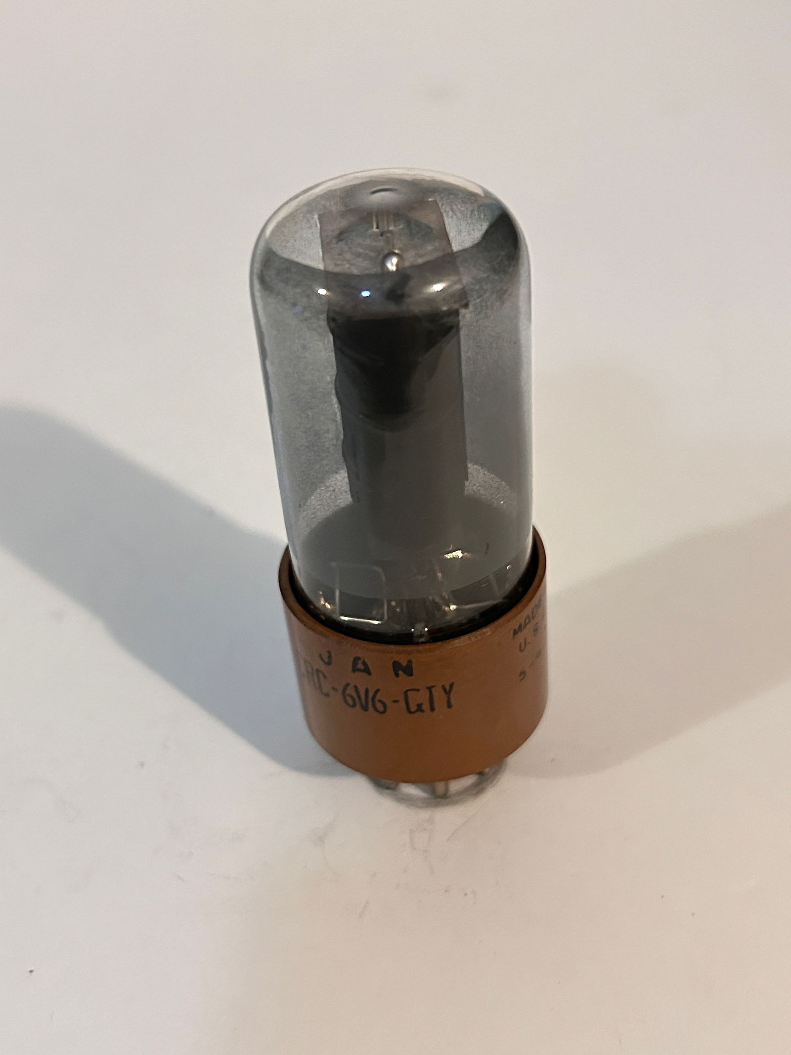 RCA CRC-6V6-GTY Smoked Glass Brown Base Vacuum Tube military tested: RCA CRC-6V6-GTY Smoked Glass Brown Base Vacuum Tube military tested Please view all photos as they are part of the description and condition of this Item, Feel free to contact me with questions or pic