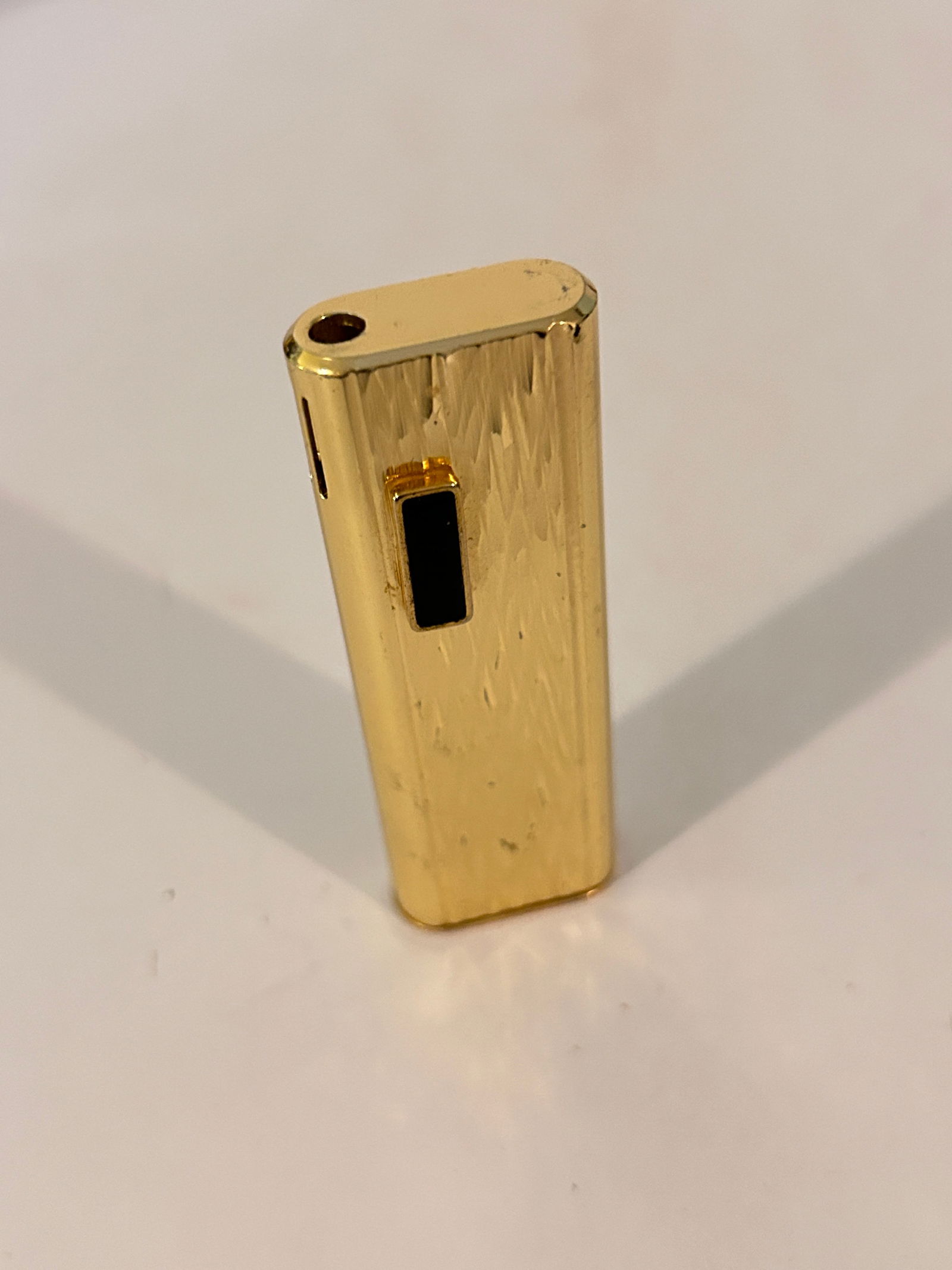 Vintage Flamex gold tone Whisper Lighter (1 of 4)