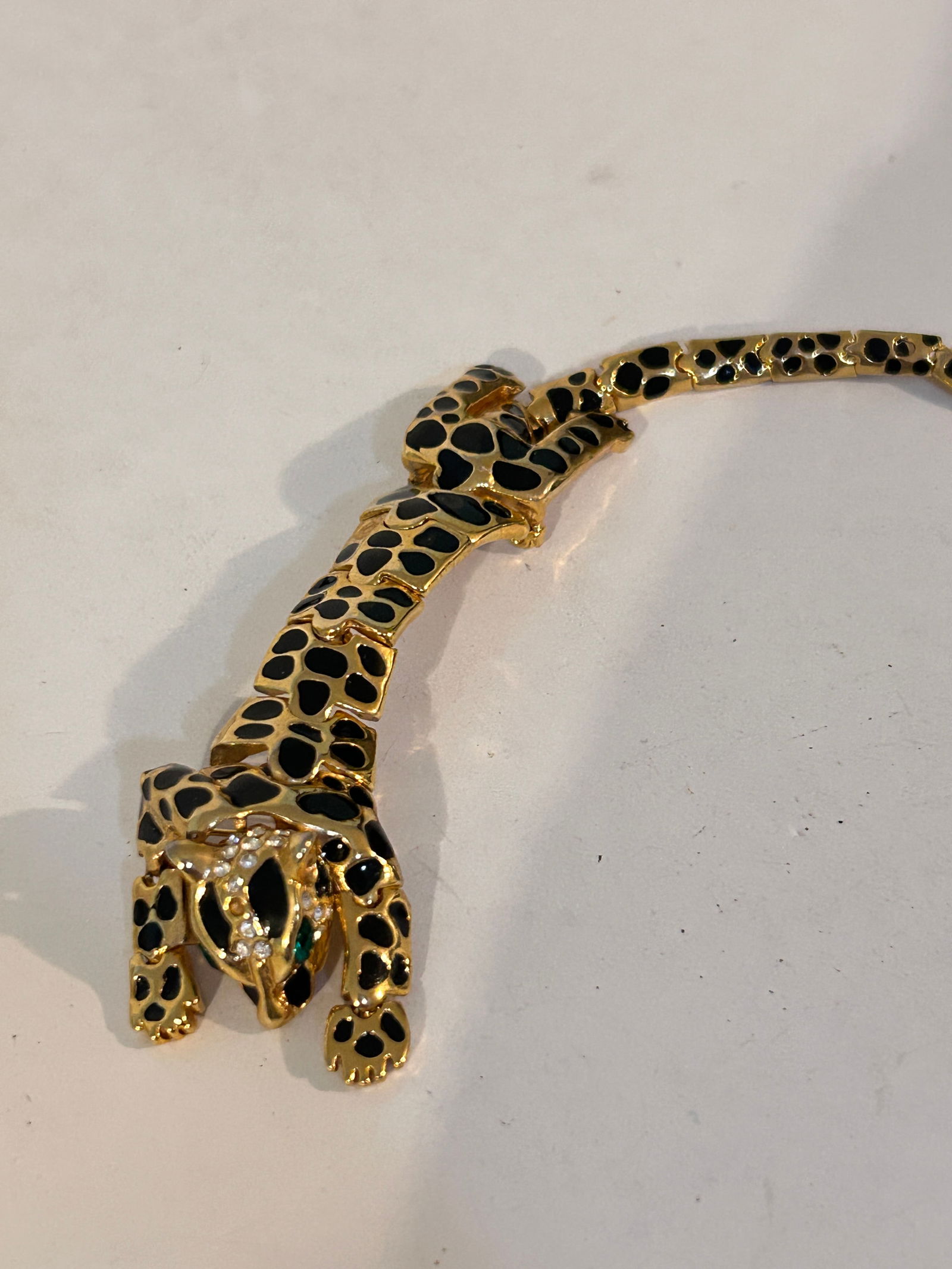 Vintage Big Cat Shoulder Brooch Jaguar Leopard Draping Double Pin Gold Tone Link: Vintage Big Cat Shoulder Brooch Jaguar Leopard Draping Double Pin Gold Tone Link Please view all photos as they are part of the description and condition of this Item, Feel free to contact me with que