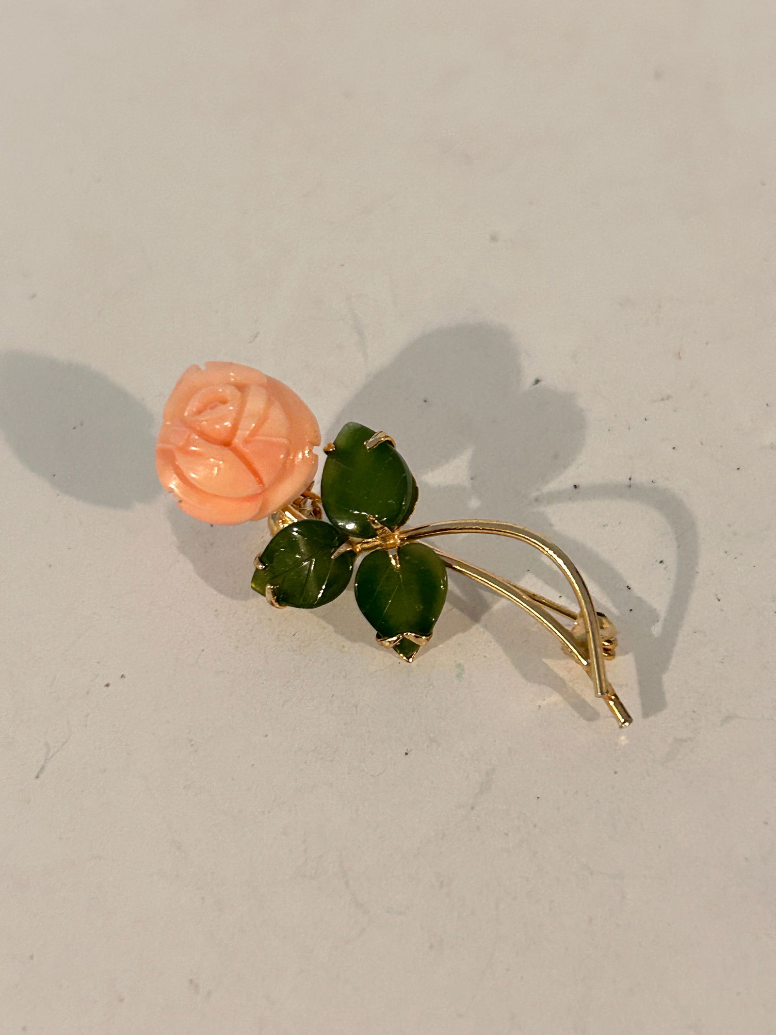 Brooch Pin Rose Coral Jade Vintage Gold Tone Floral (1 of 4)