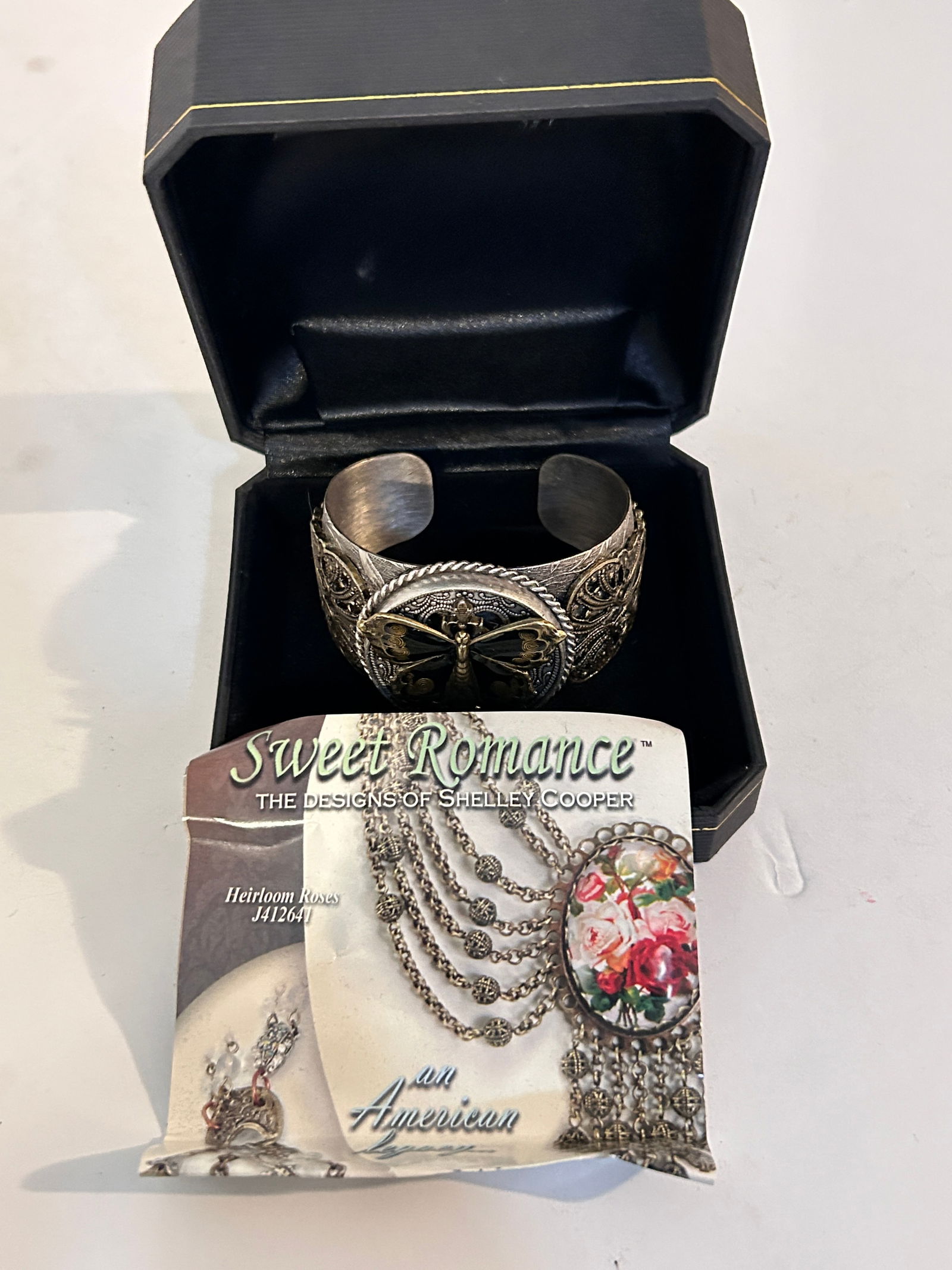 Large Bold Sweet Romance Couture Enamel Butterfly Art Noveau Style Cuff Bracelet 7": Large Bold Sweet Romance Couture Enamel Butterfly Art Noveau Style Cuff Bracelet 7" Please view all photos as they are part of the description and condition of this Item, Feel free to contact me with